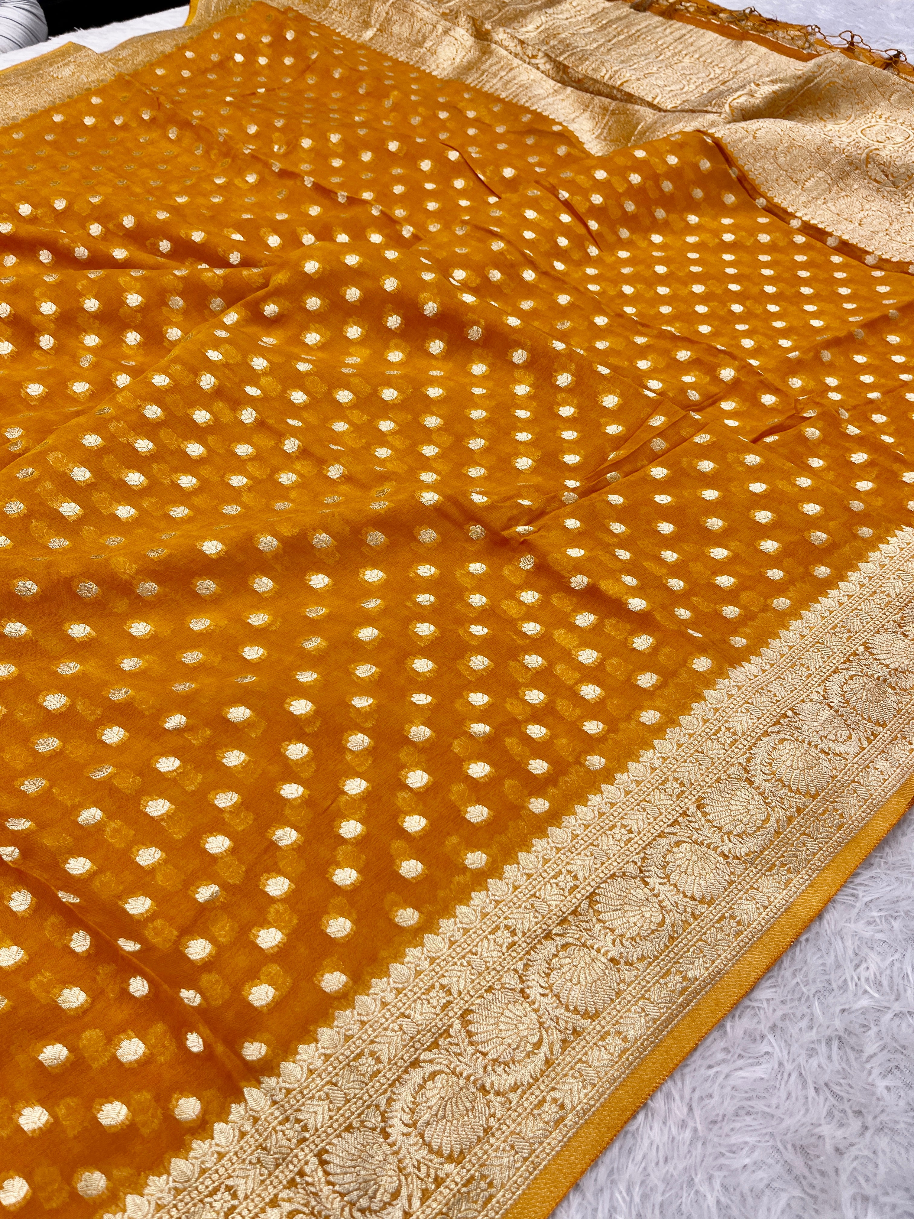 Banarsi Pure Natural Georgette Four flower Buti Design VSG02