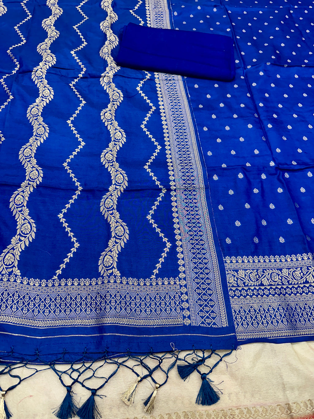 ✨ Banarasi Jacquard Gap Buti HO Silk 3-Piece Unstitched Dress Material MSS18