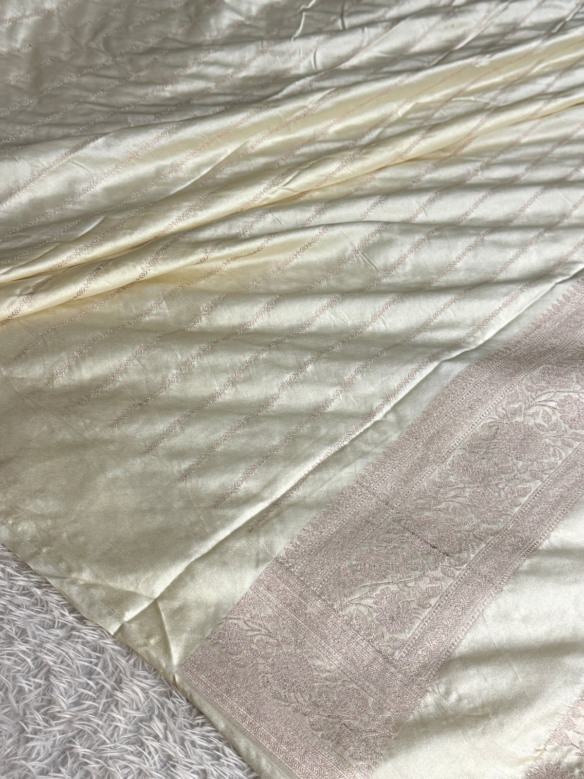 MKS794 | Elegant Mashru Kataan Silk Jaal Woven Banarasi Saree