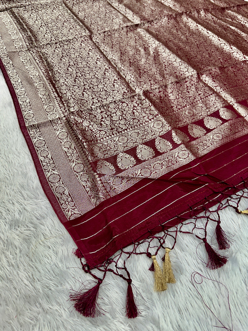 ✨ Banarasi Jacquard Gap Buti HO Silk 3-Piece Unstitched Dress Material MSS15