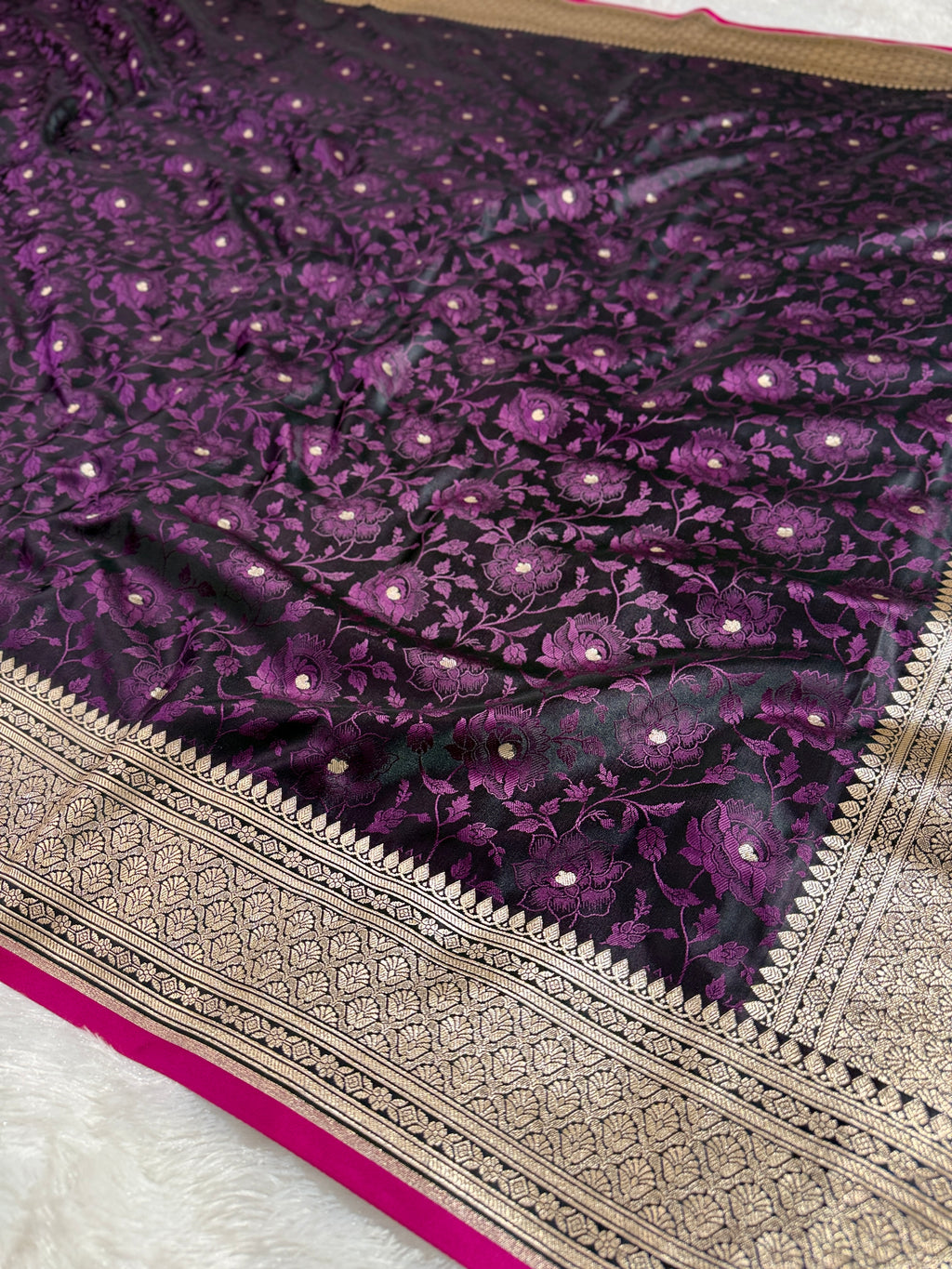 Wine Banarasi Mashru Silk Saree with Dual Tone Tanchoi Jacquard Woven Design MKS095