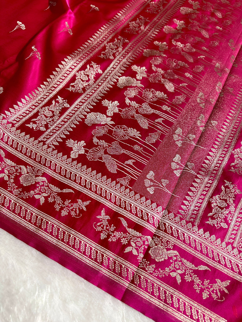 Dark Pink Banarasi Mashru Silk Saree with Jacquard Woven Flower Buta & Elegant Zari Highlights MKS086
