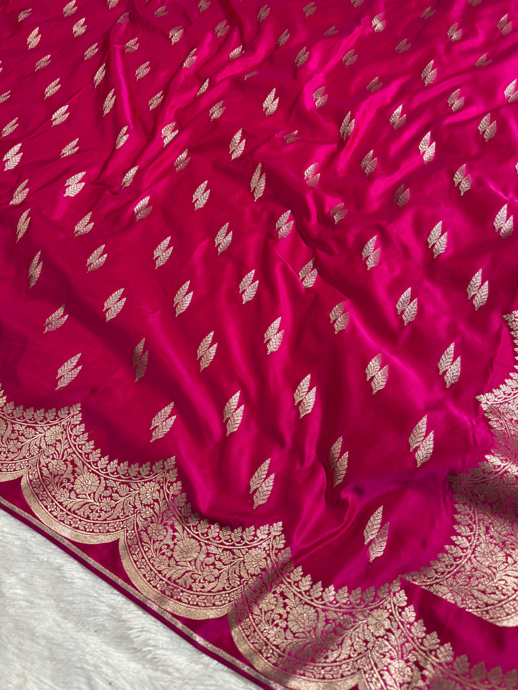 Reddish Pink Banarasi Mashru Silk Saree with Jacquard Dual Buta Weave & Luxe Zari Detailing MKS088