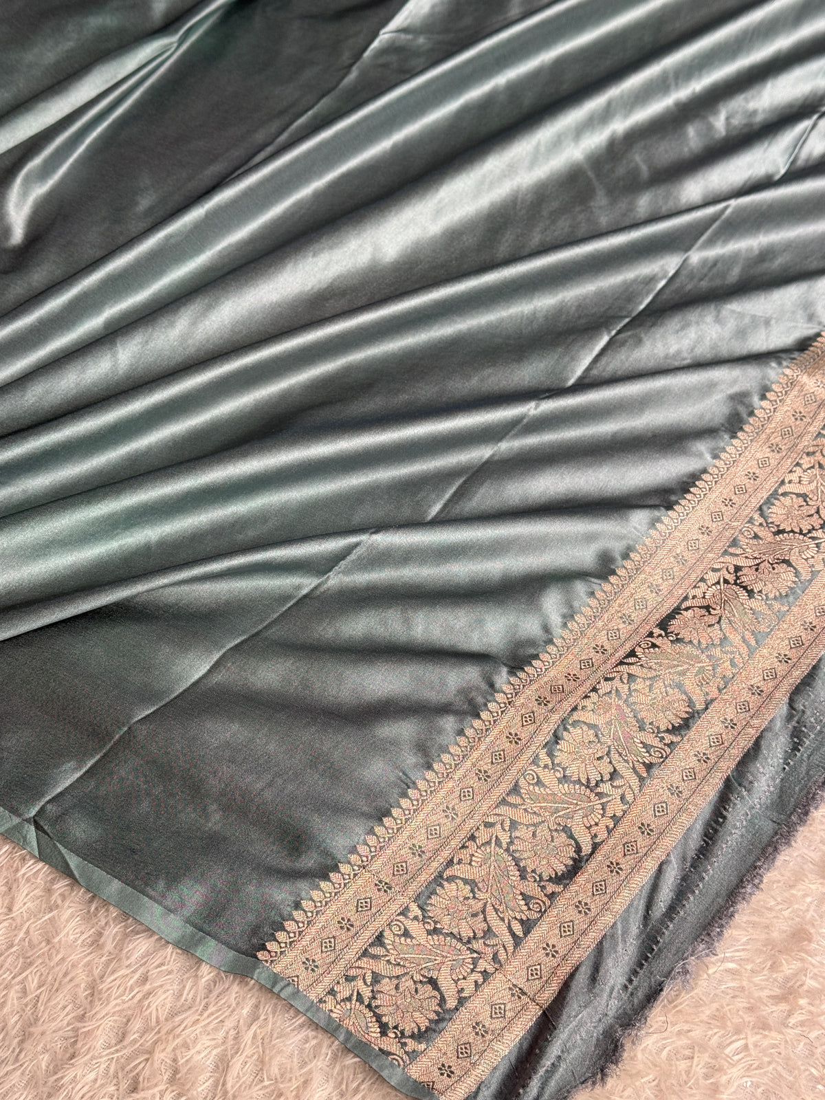 Grey Mashru Kataan Silk Saree with Elegant Buta Woven Design & Rich Zari Pallu | MKS817