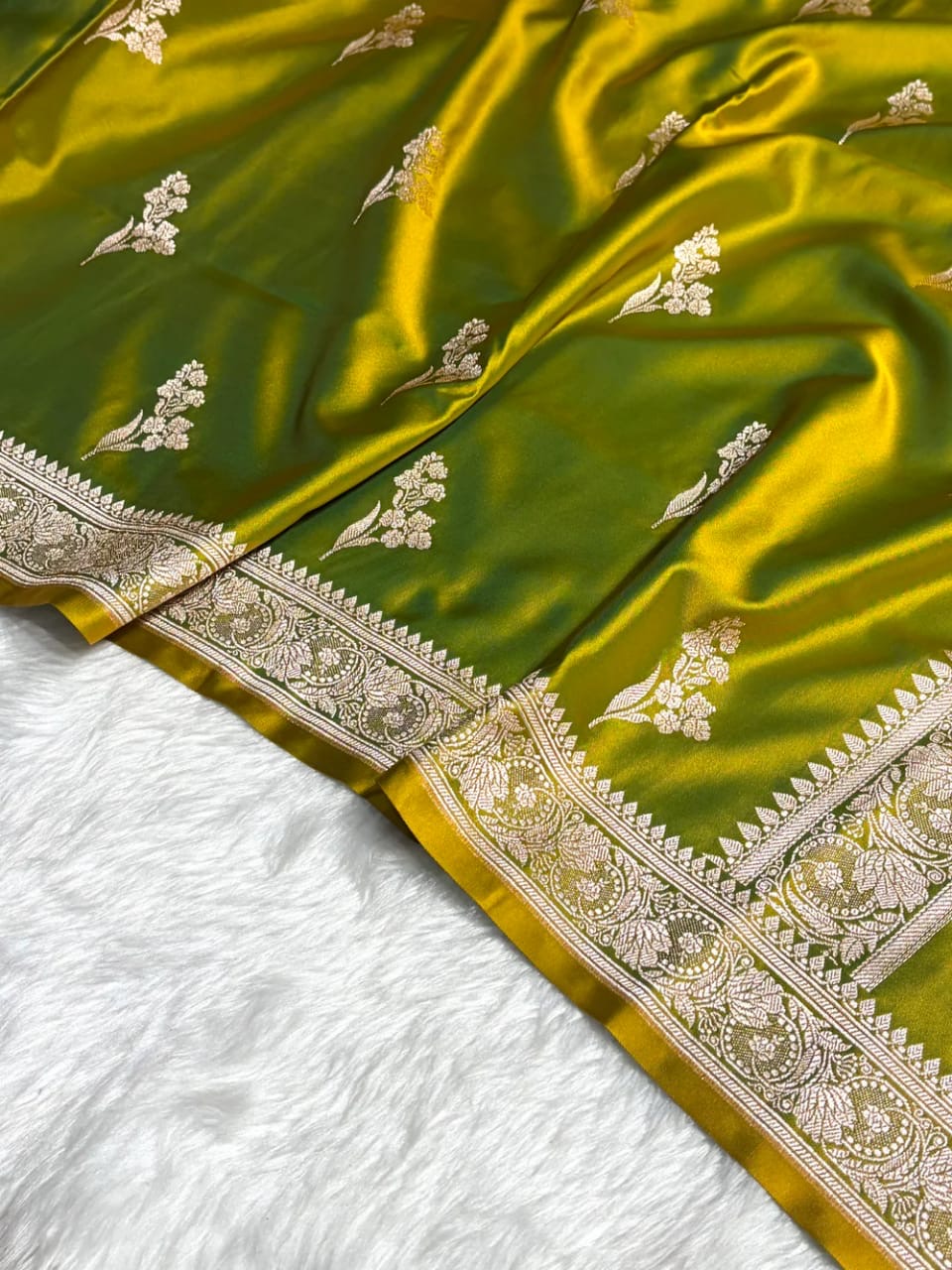 Banarasi Mashru Kataan Silk Saree Featuring Kyari Buta Woven Design with Rich Zari Pallu – MKS413