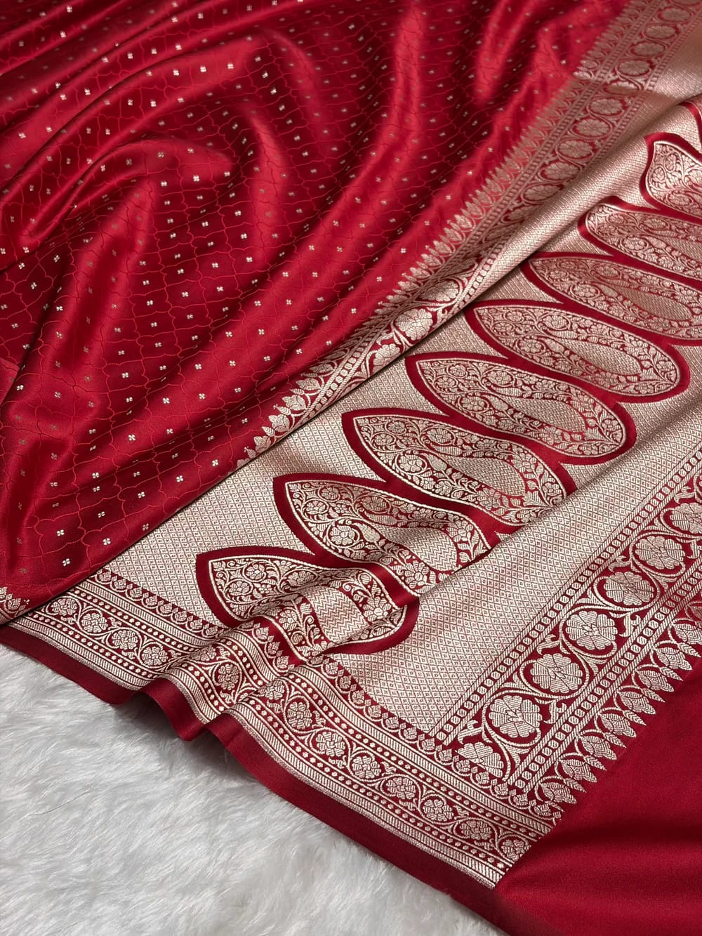 ✨ Mashru Kataan Silk Saree with Tanchoi Woven Pattern, Zari Border & Rich Zari Pallu MKS416