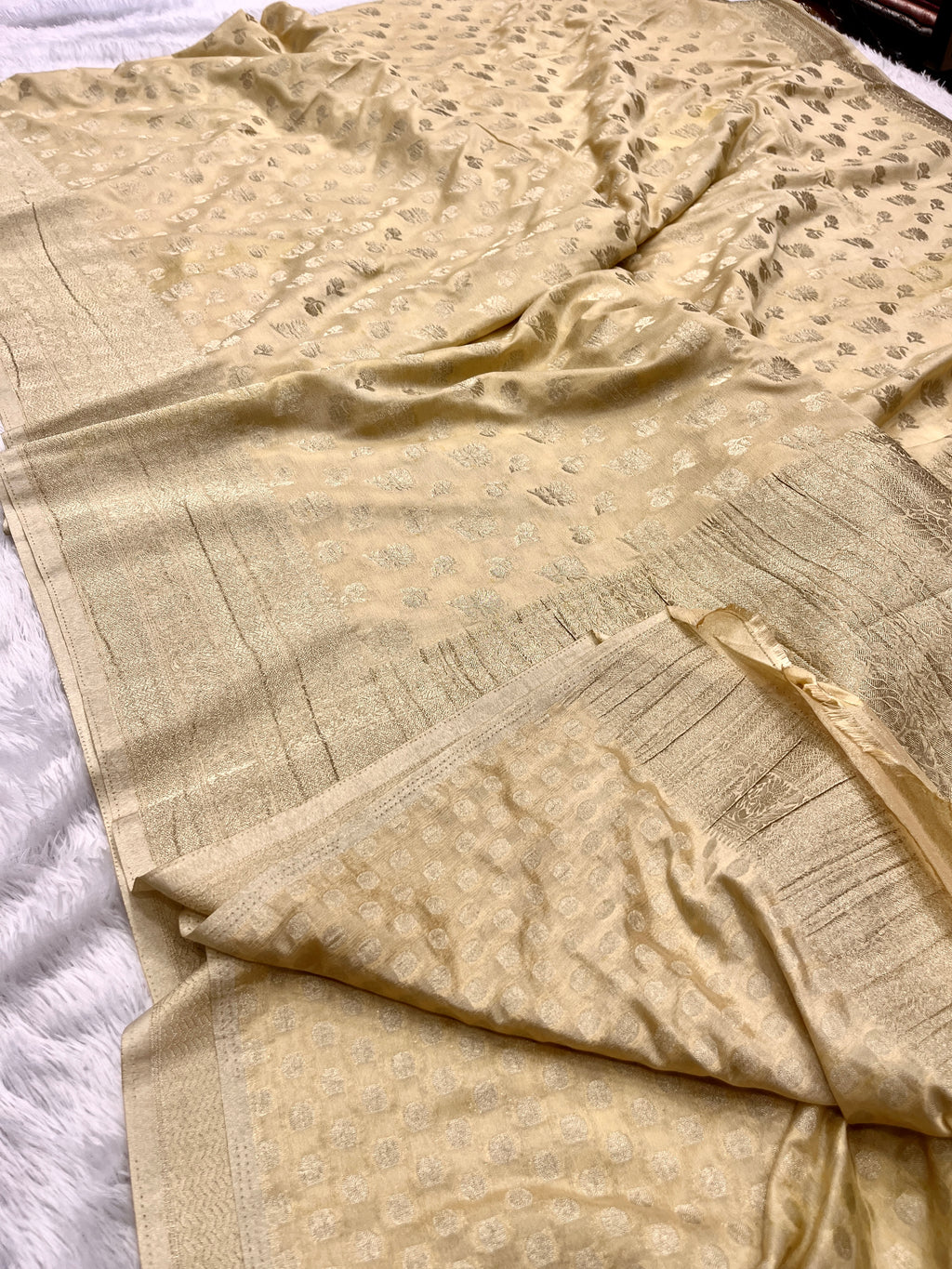 Chinon Silk Big small Buta  Design Cream Saree CN06