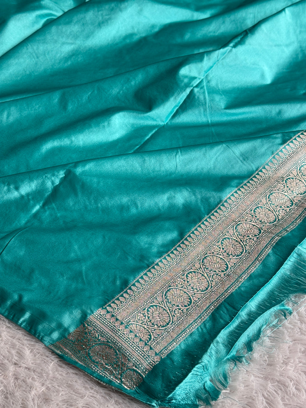 MKS690 – Mehndi & Sea Green Banarasi Mashru Kataan Silk Saree with Buta Woven Design