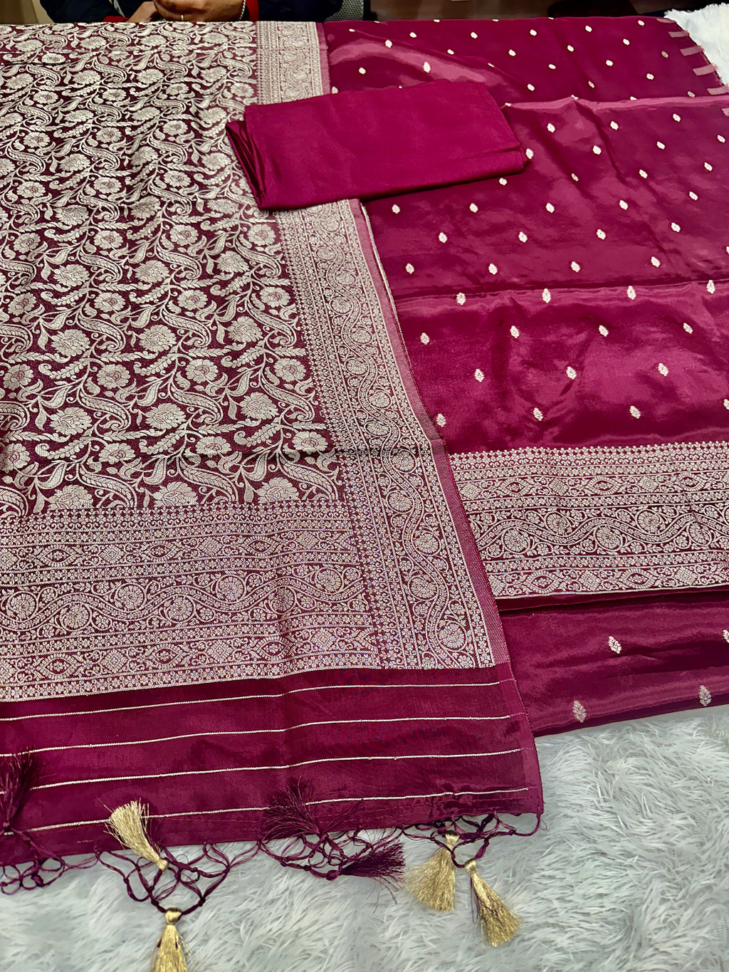 ✨ Banarasi Jacquard Gap Buti HO Silk 3-Piece Unstitched Dress Material MSS14