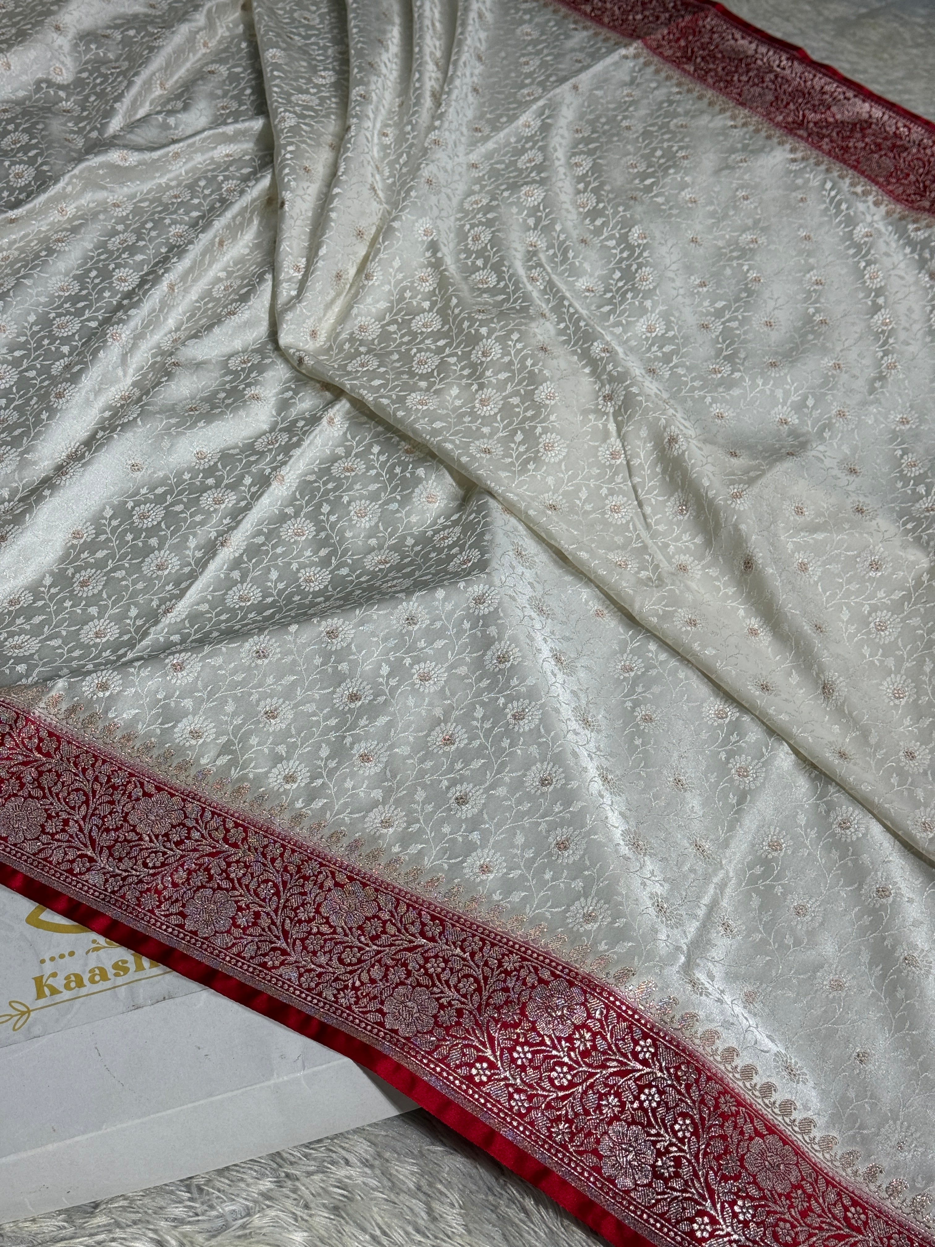 Kaashi Thread – White with Red Contrast Mashru Silk Saree MKS341