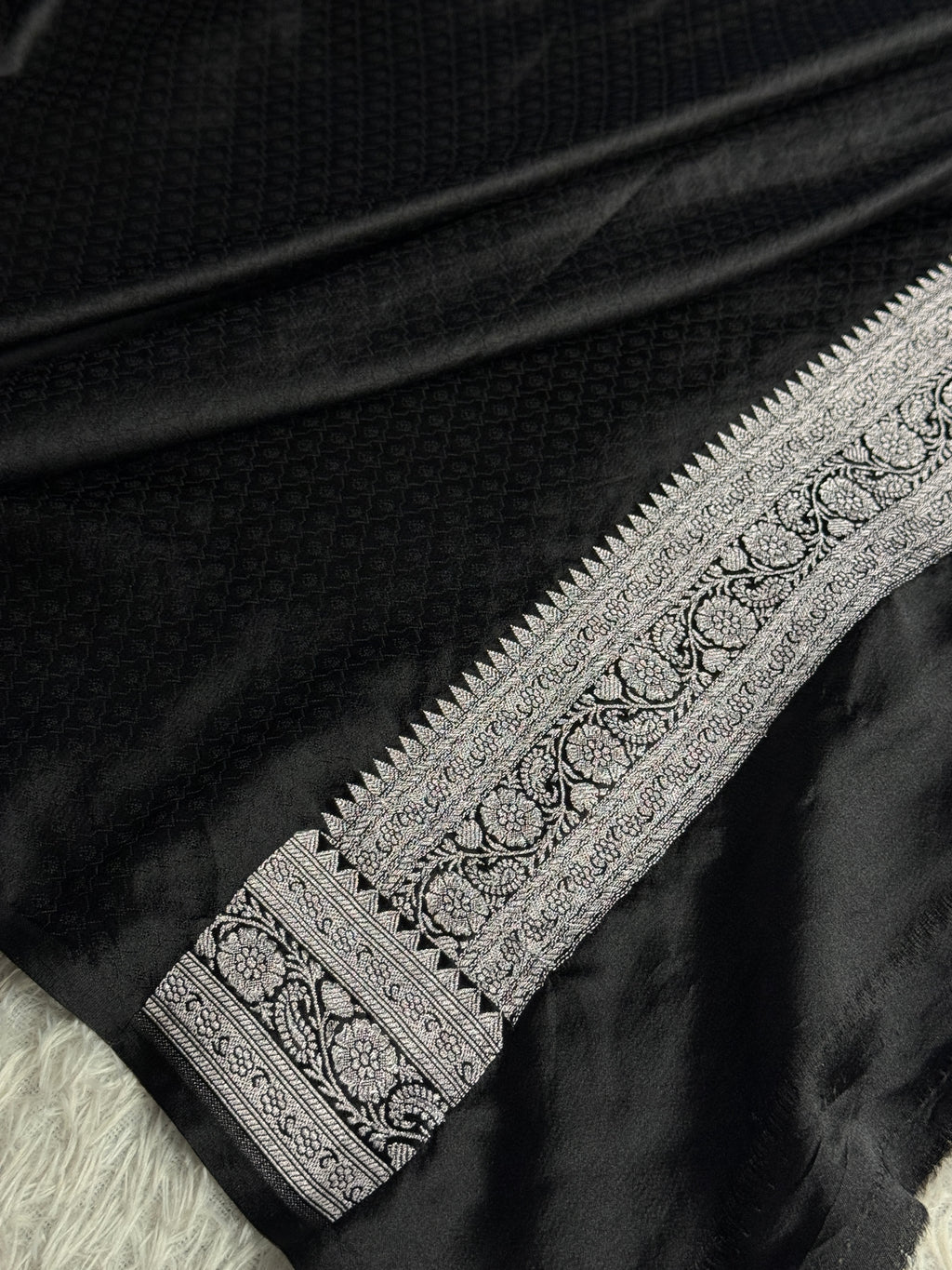 Elegant Black Banarasi Mashru Silk Saree with All-Over Buta Weave & Rich Zari Pallu | MKS818