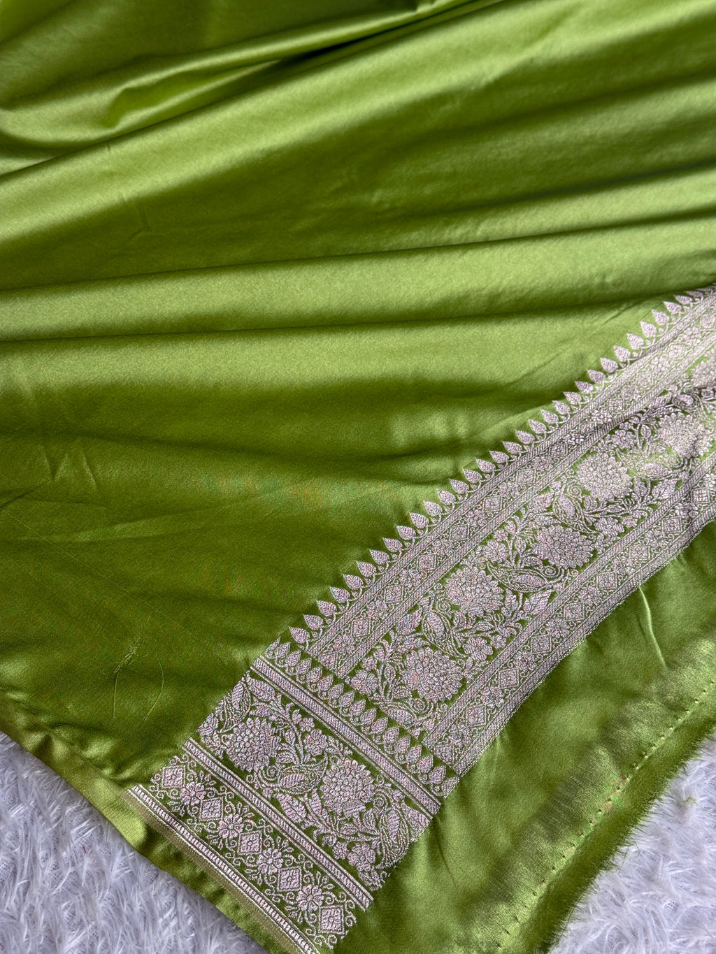 Sea Green Mashru Kataan Silk Banarasi Saree with Zari Jaal Weaving | MKS751