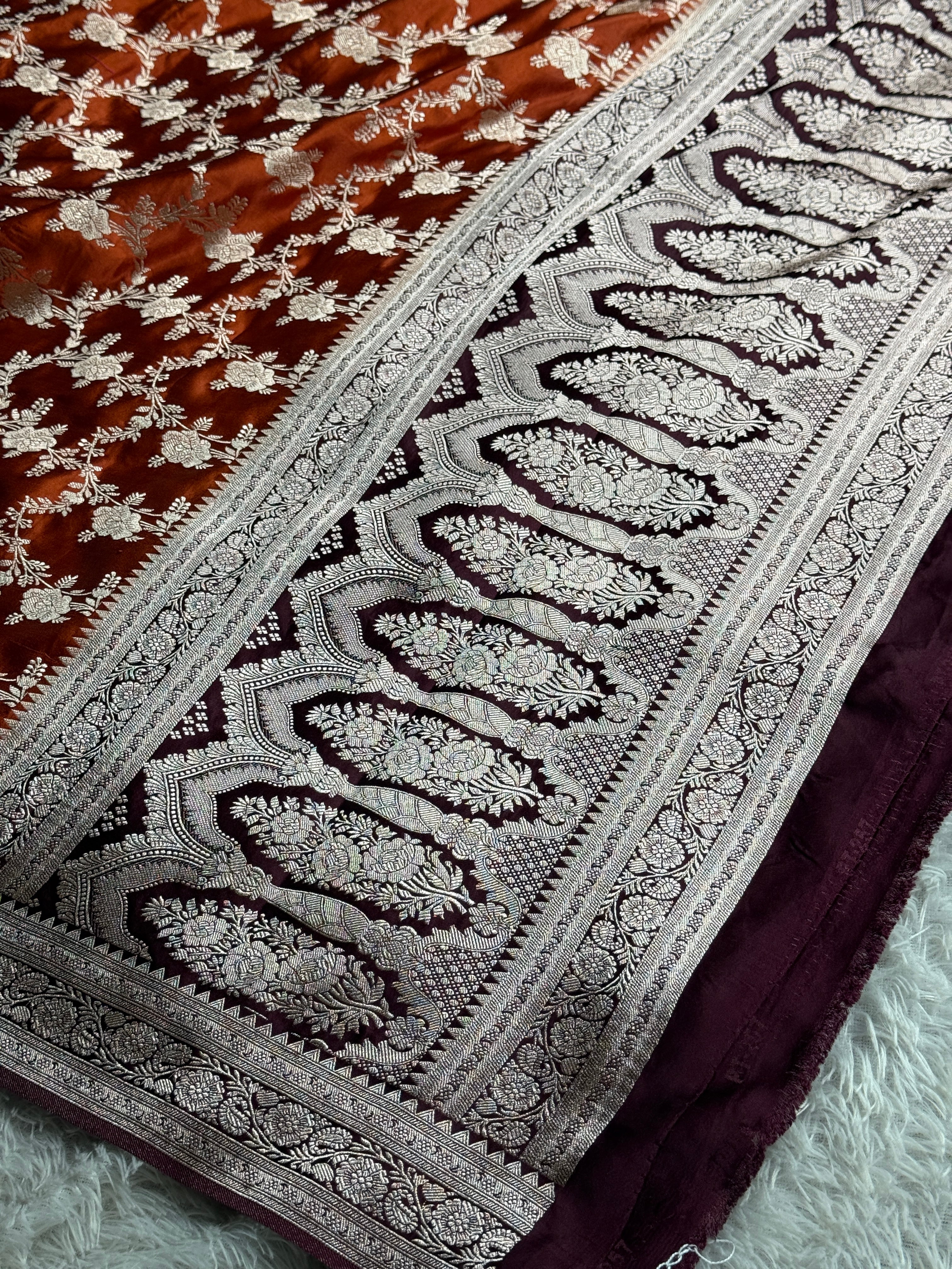 Premium Mashru Silk Contrast Saree with Jaal Woven Design & Rich Zari Pallu – Festive Wear | MKS626