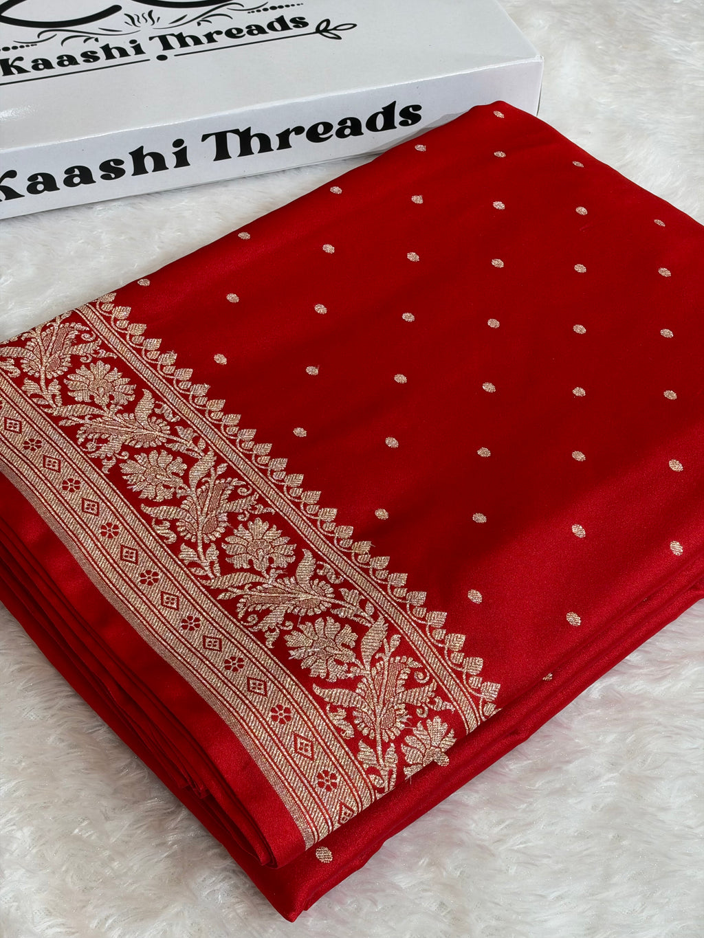 Red Mashru Kataan Silk Banarasi Saree with Buti Woven Design & Rich Zari Pallu – MKS864