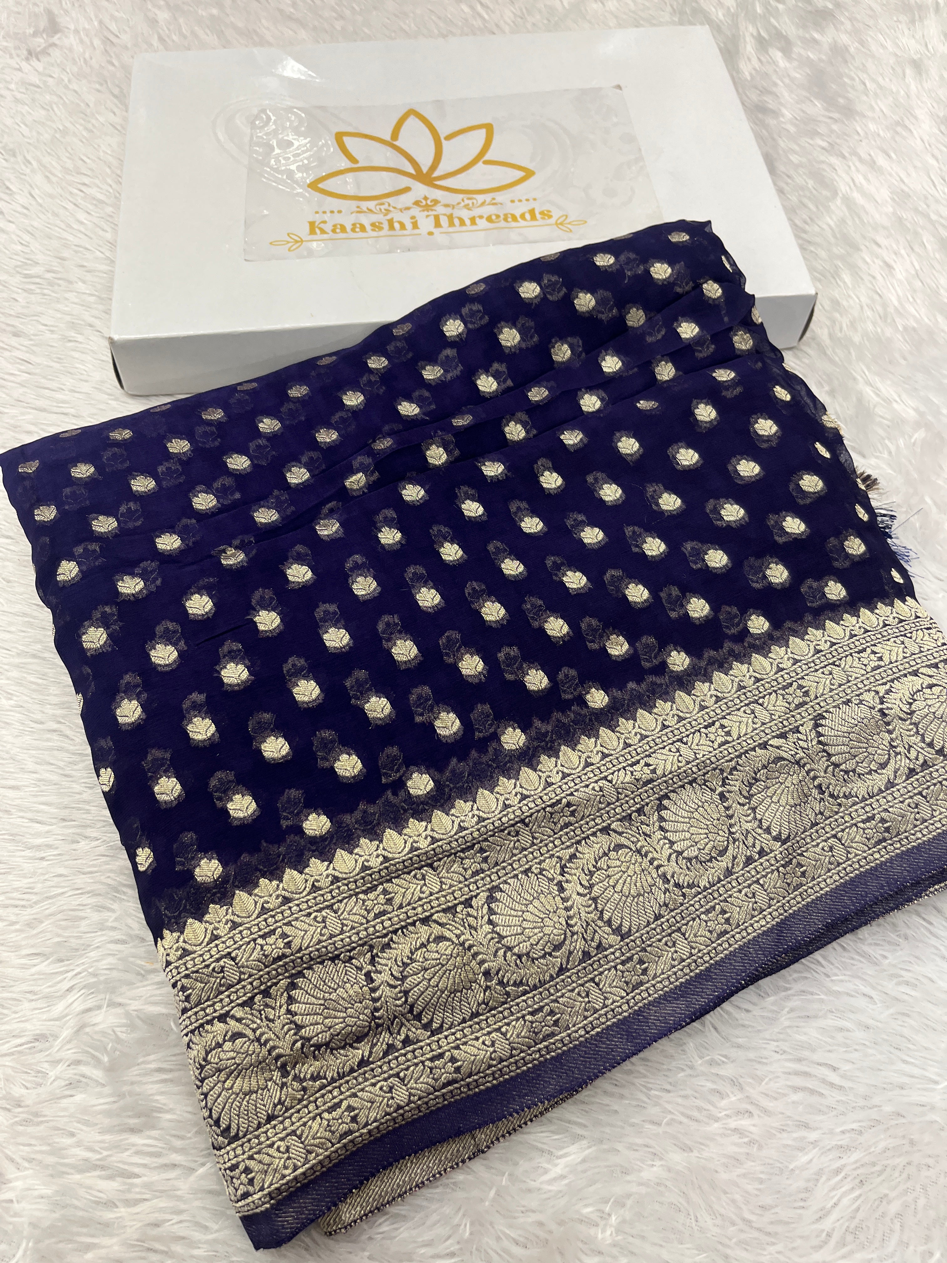 Banarsi Pure Natural Georgette Four flower Buti Design VSG02