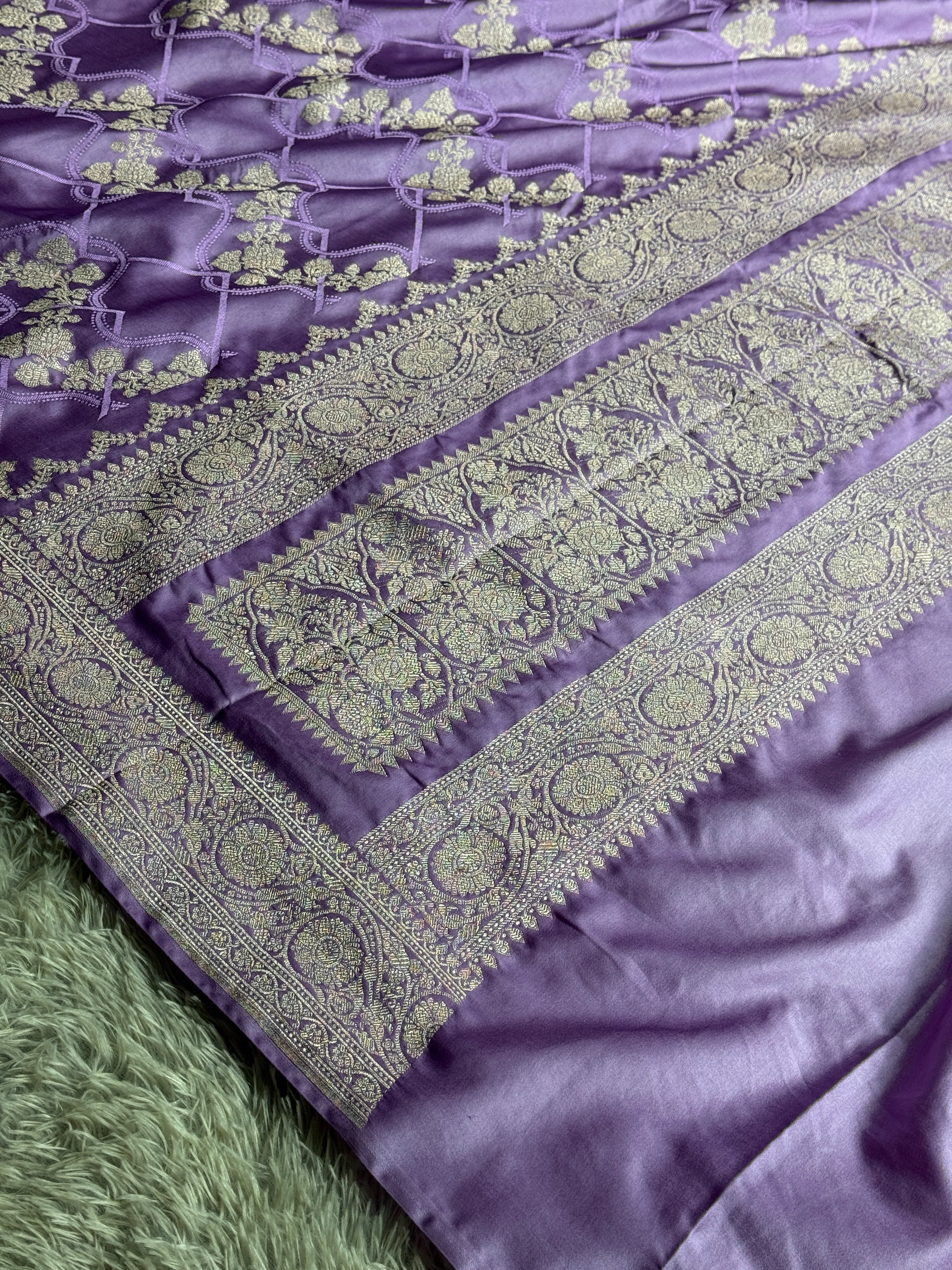 MKS303 – Mauve Banarasi Mashru Silk Saree with Jaal Woven Design & Rupa Sona Zari
