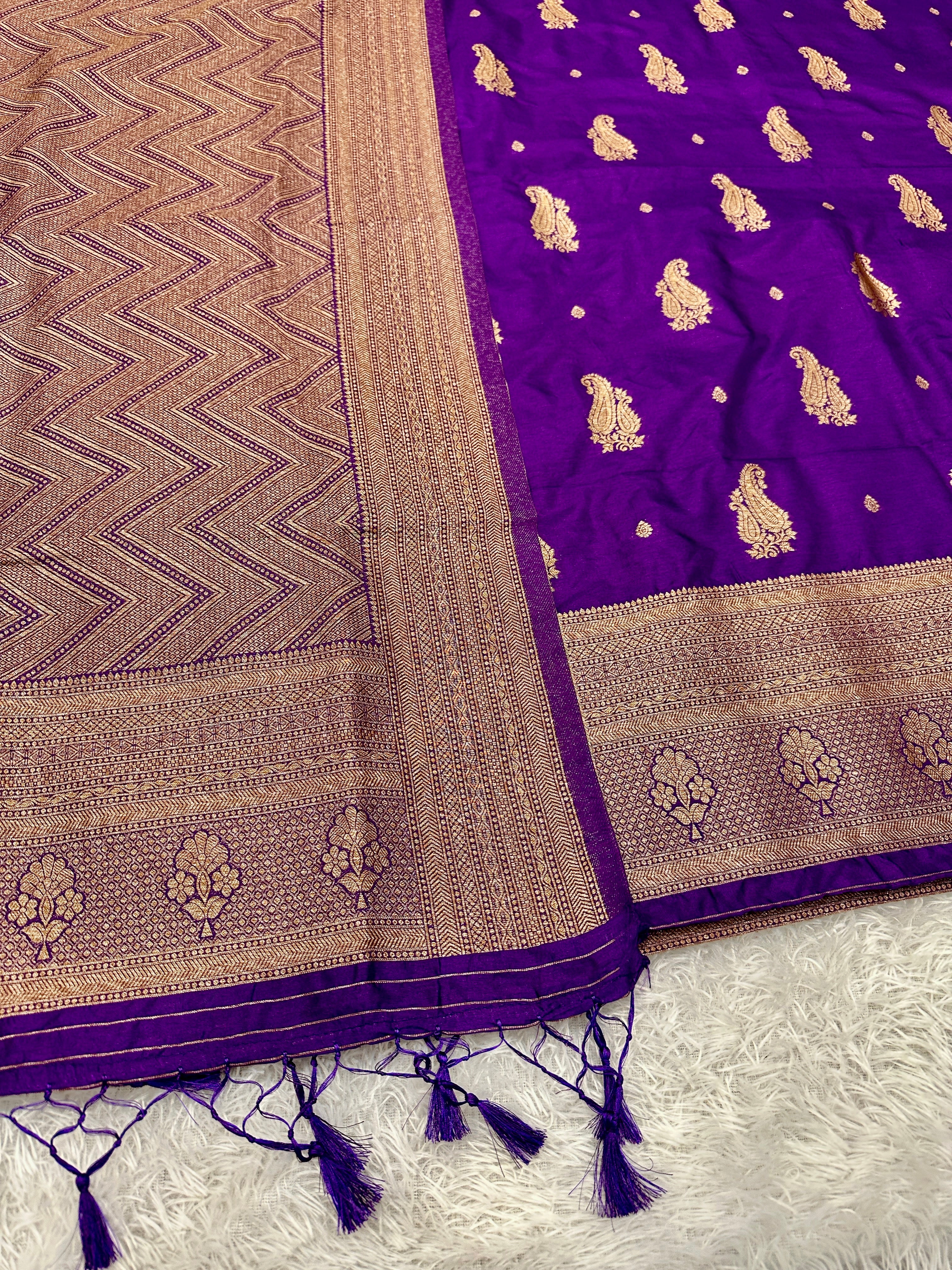 Banarasi Soft Silk 3 Piece Ladies Suit with Antique Zari Woven Work – MSS27