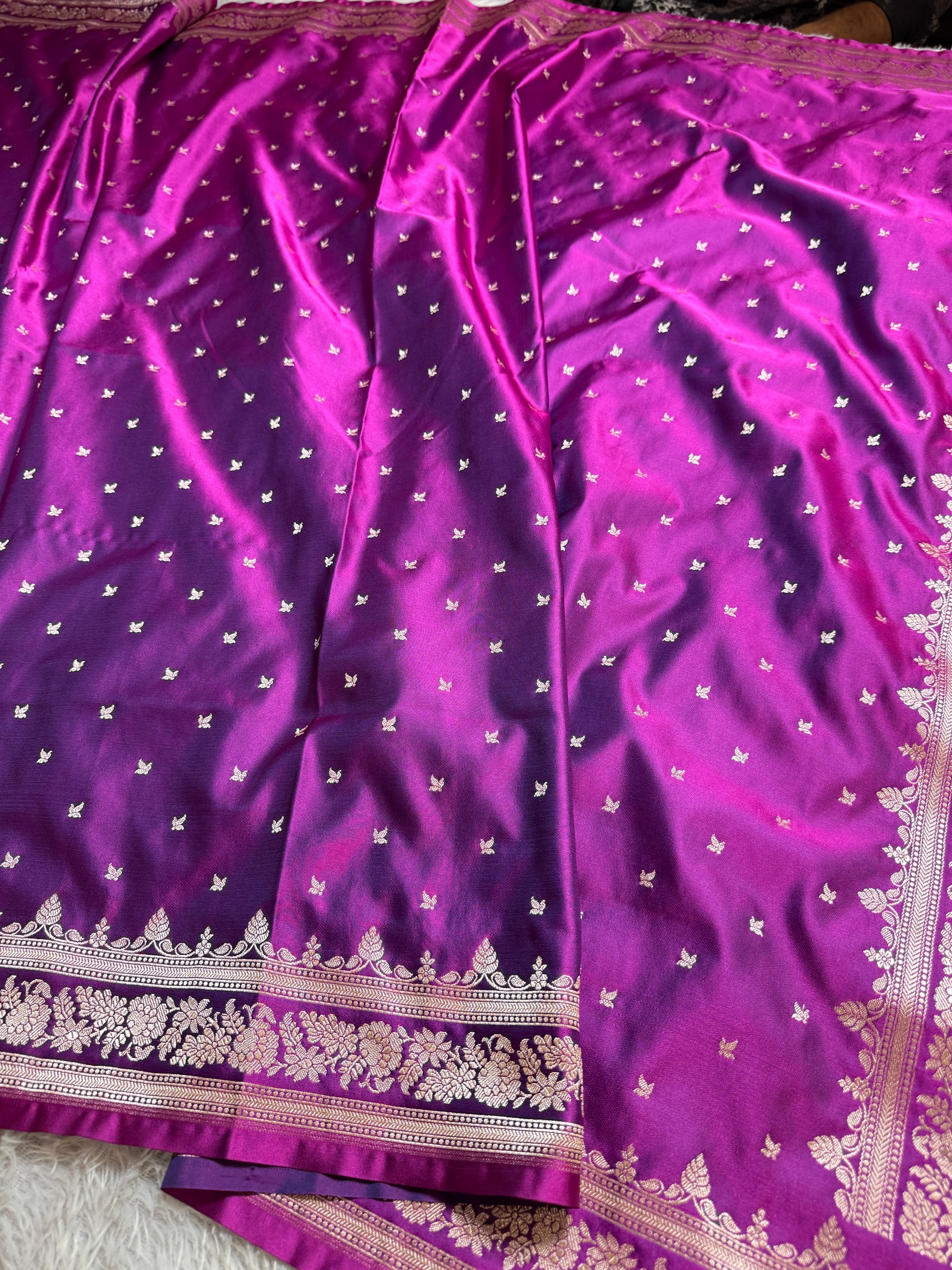 Magenta Banarasi Mashru Silk Saree with Jacquard Woven Designer Buti Pattern MKS024