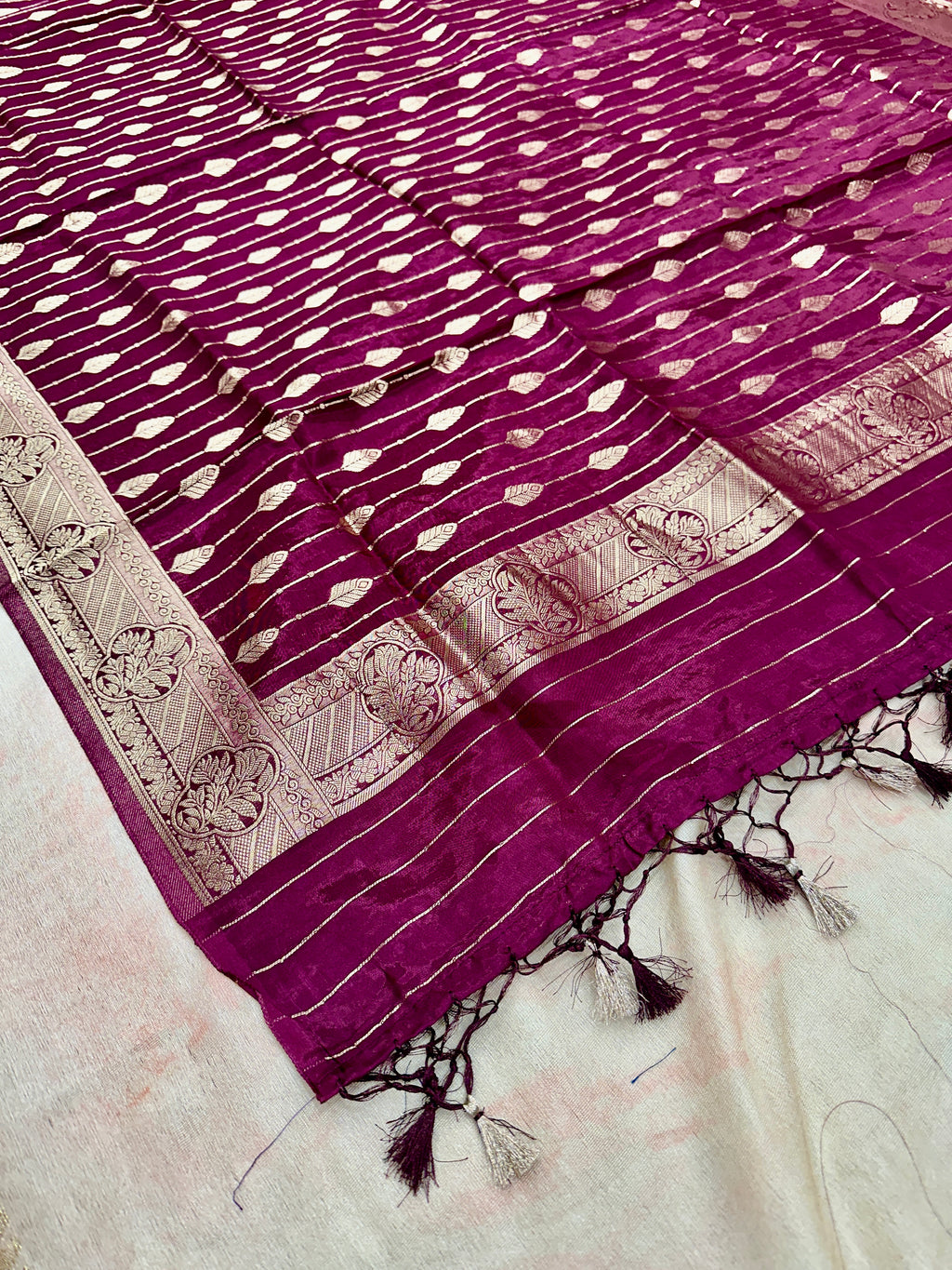 ✨ Banarasi Jacquard Gap Buti HO Silk 3-Piece Unstitched Dress Material MSS21