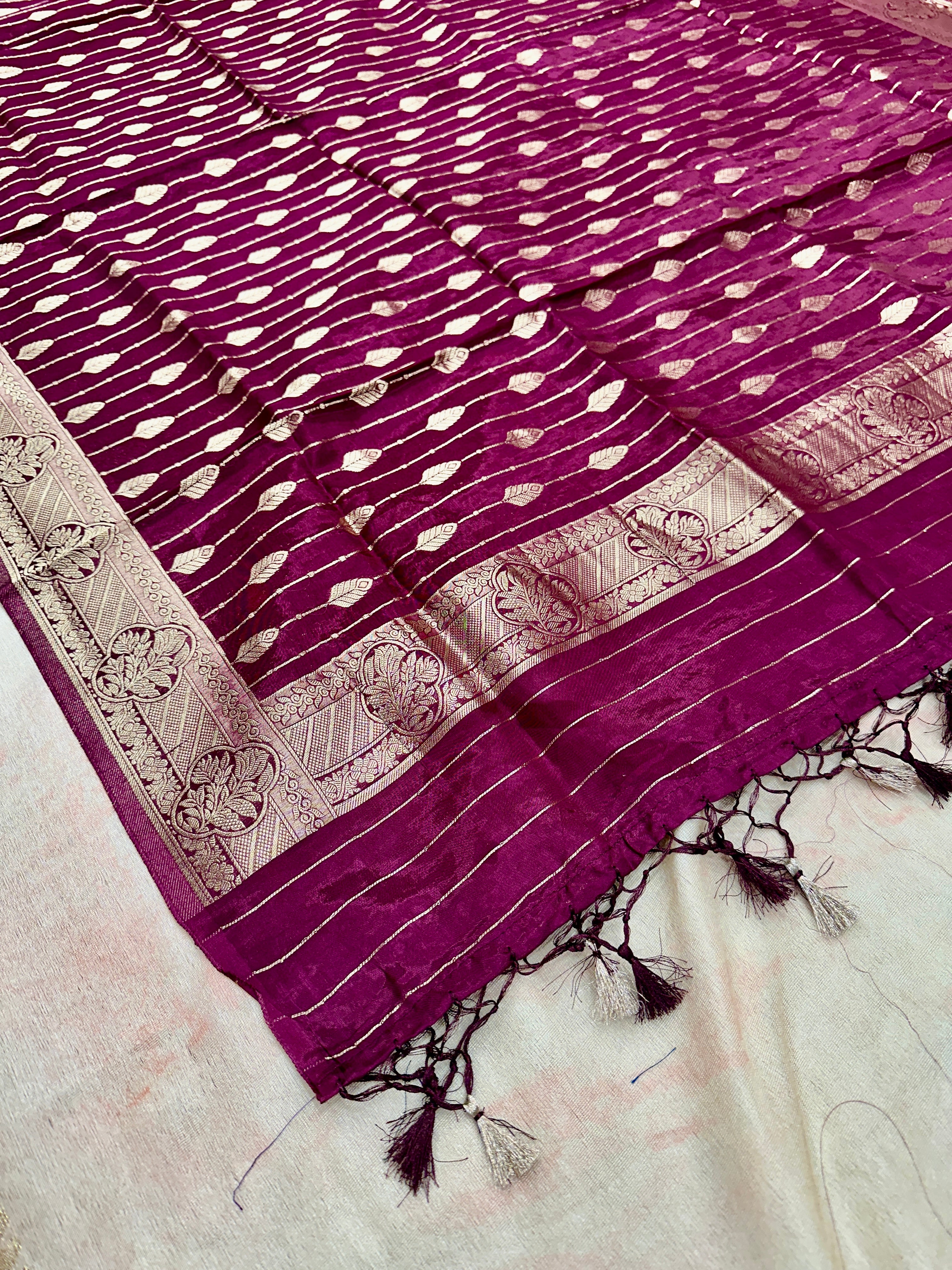 ✨ Banarasi Jacquard Gap Buti HO Silk 3-Piece Unstitched Dress Material MSS21