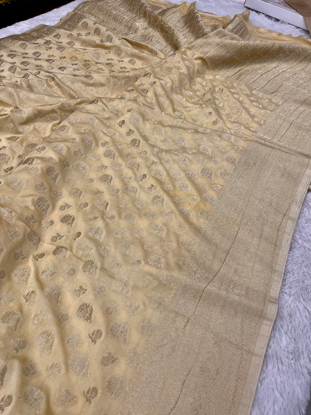 Chinon Silk Big small Buta  Design Cream Saree CN06
