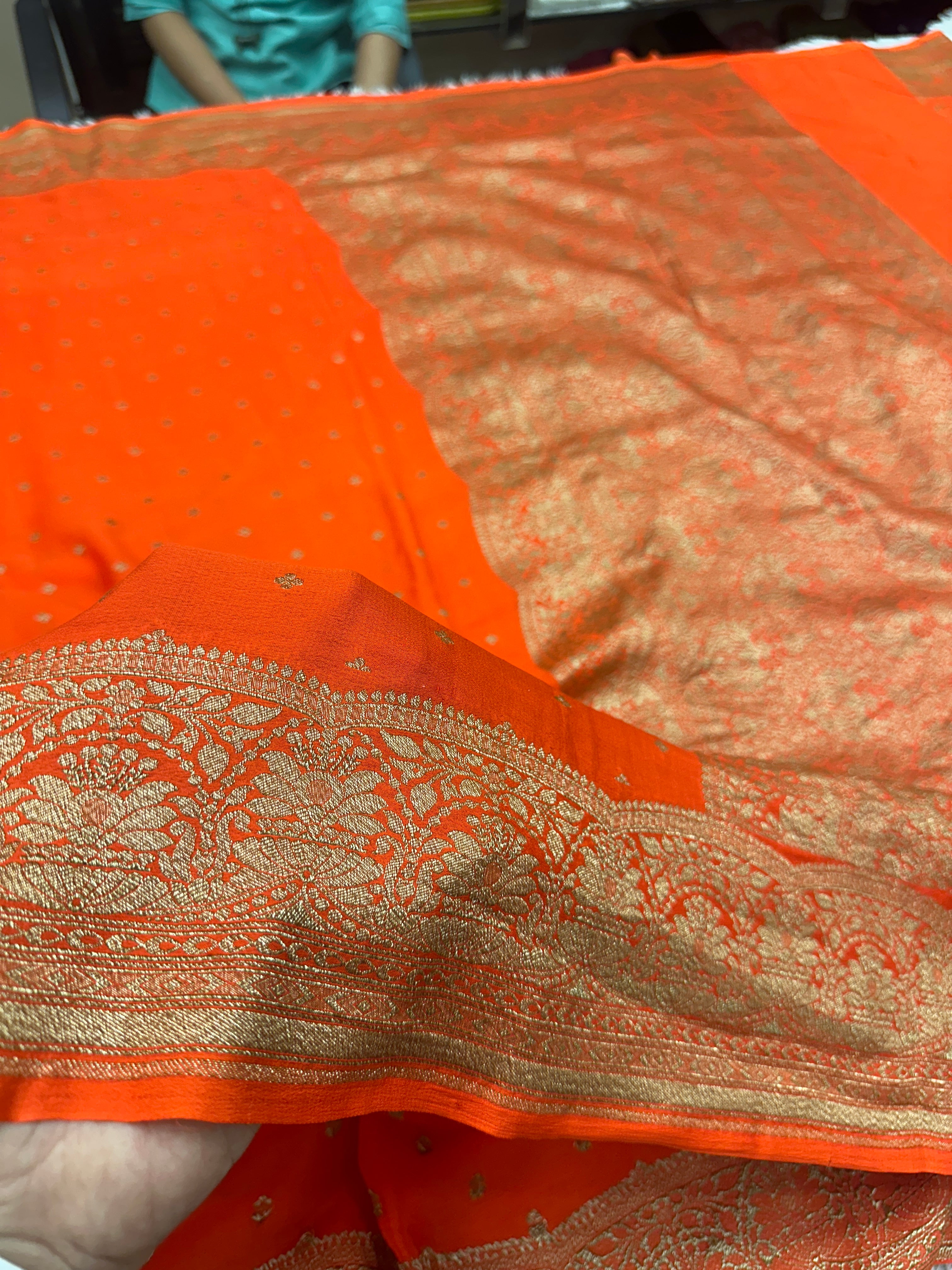 Luxury Pure Silk Crepe Saree with All Over Antique Buta Weaving, Rich Zari Border & Pallu – PS33