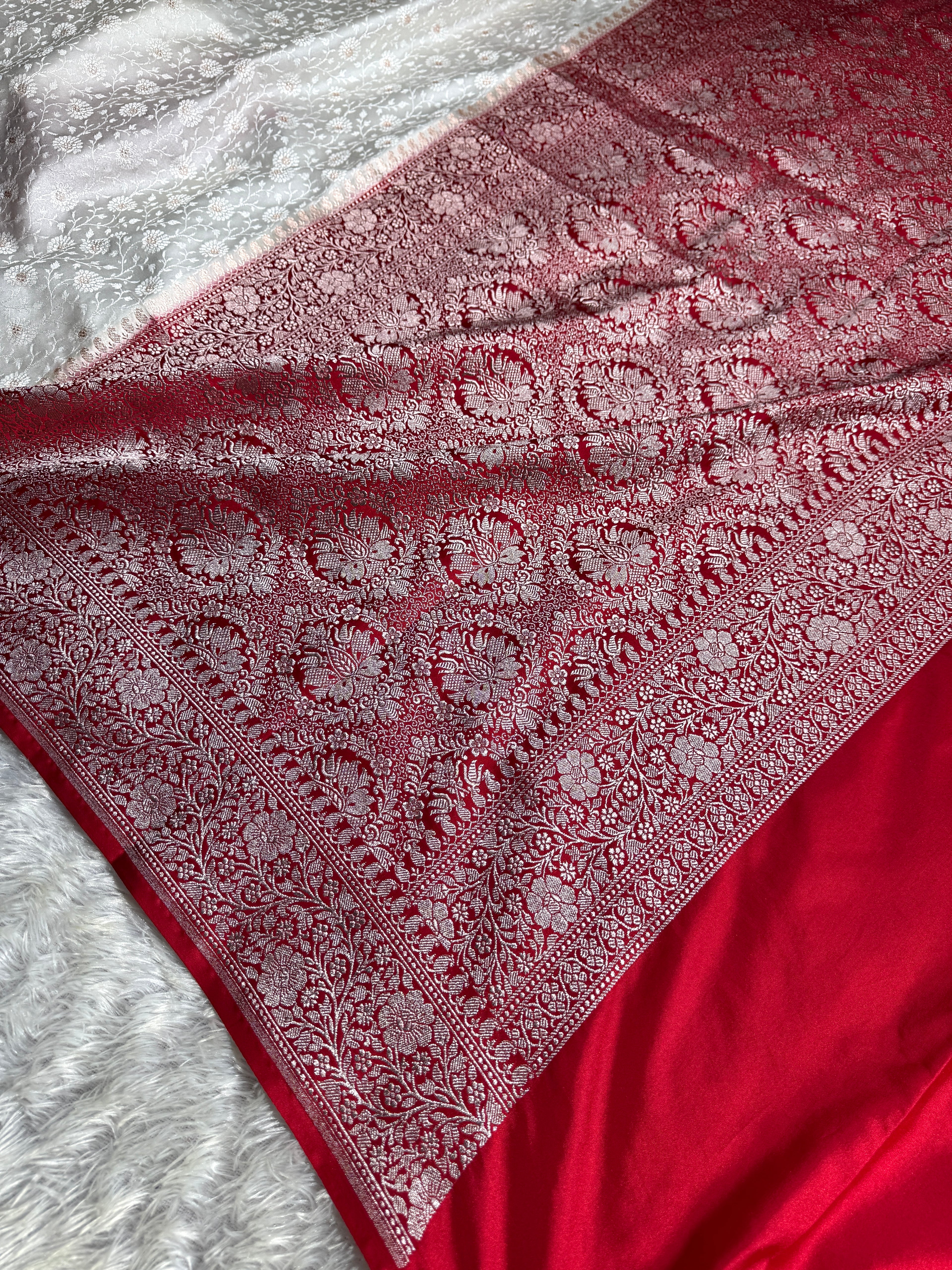 Kaashi Thread – White with Red Contrast Mashru Silk Saree MKS341