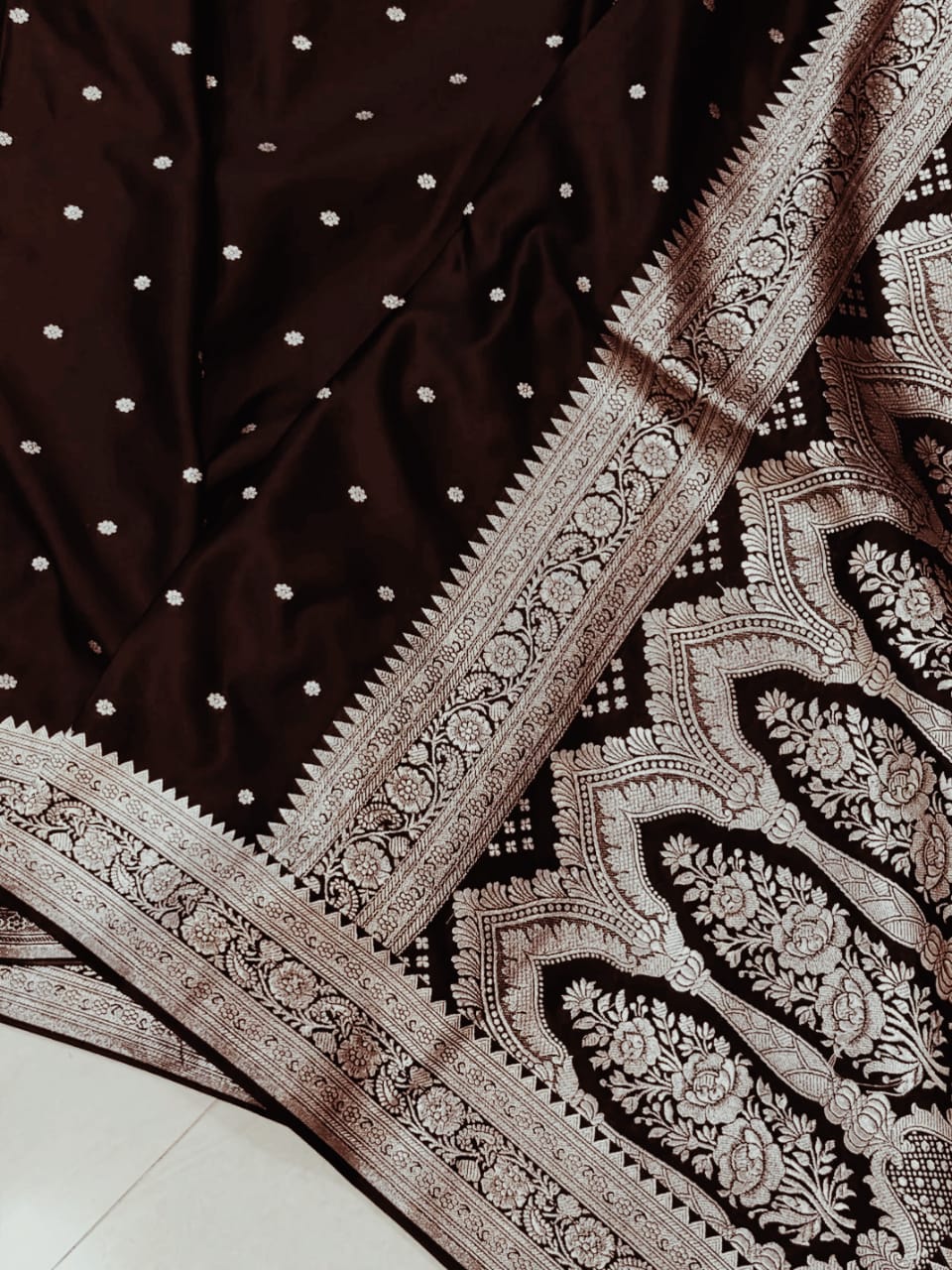 Premium Mashru Kataan Silk Saree with Star Buti Motifs and Luxurious Zari Pallu – MKS410