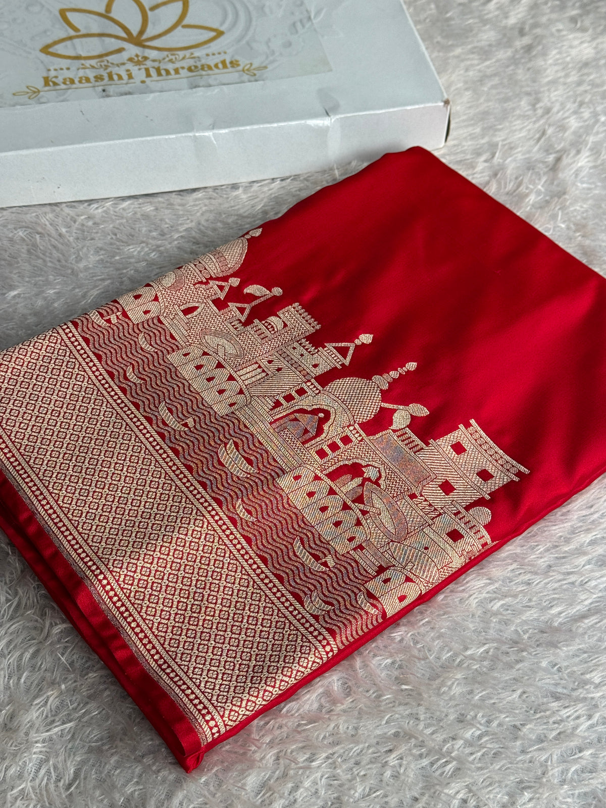 Red Ghat Silk Saree with Rich Zari Woven Pallu & Zari Border – MKS817