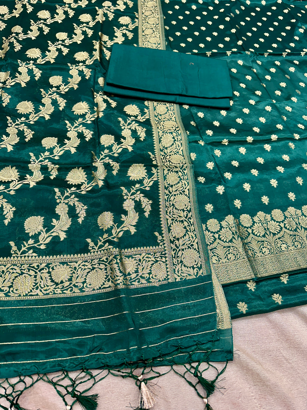 ✨ Banarasi Jacquard Gap Buti HO Silk 3-Piece Unstitched Dress Material MSS26