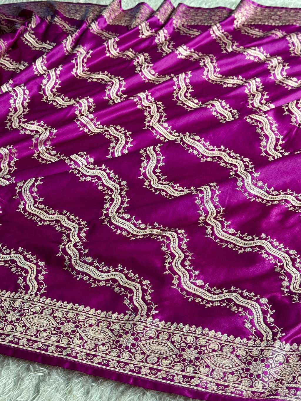 Magenta Mashru Kataan Silk Saree with Aadha Woven Design & Rich Zari Pallu | MKS513