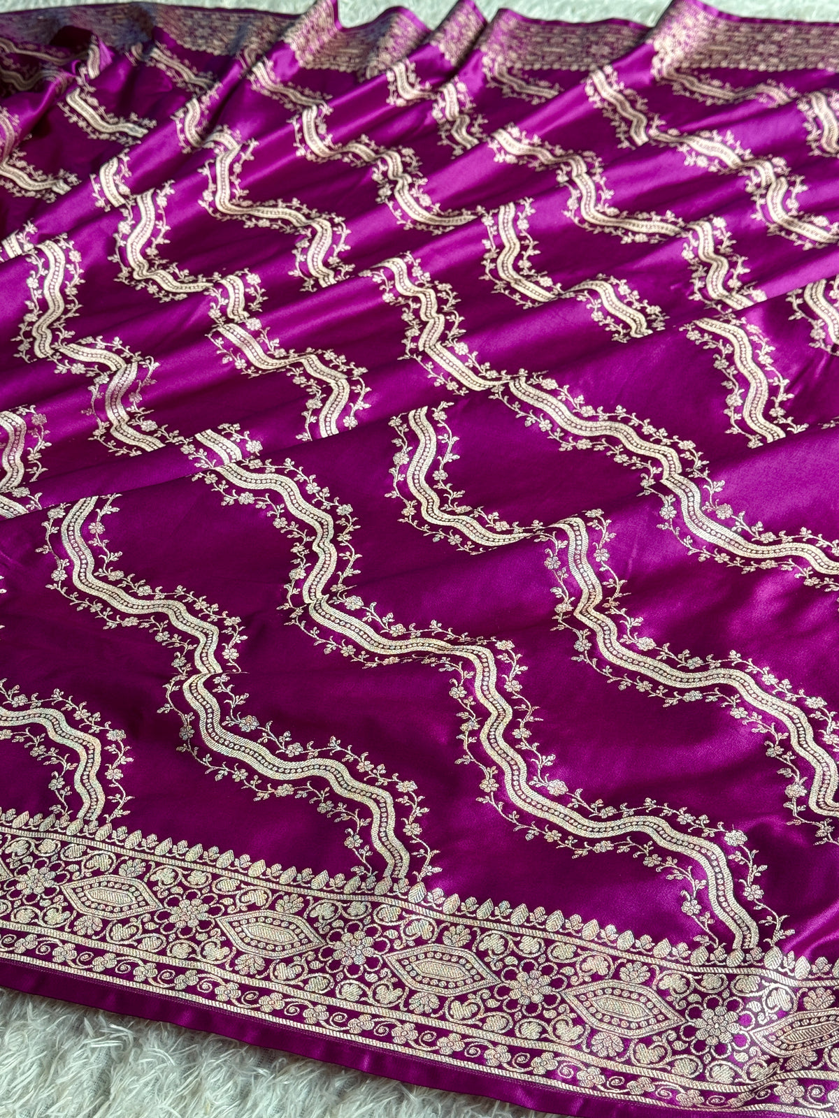 Magenta Mashru Kataan Silk Saree with Aadha Woven Design & Rich Zari Pallu | MKS513