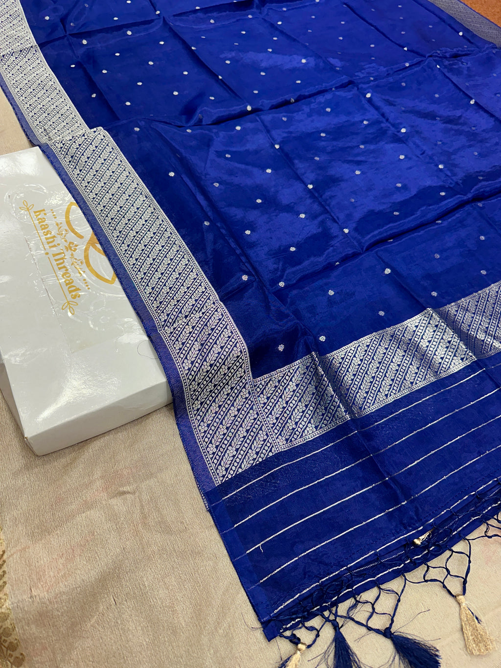 ✨ Banarasi Jacquard Gap Buti HO Silk 3-Piece Unstitched Dress Material MSS22