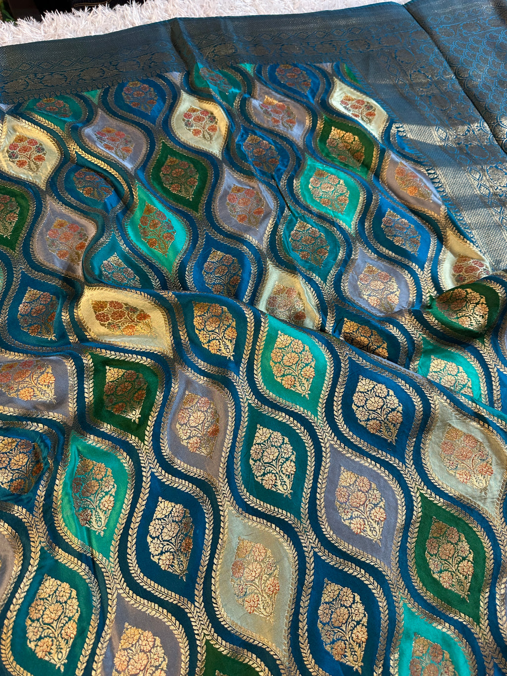 Multicolour Rangkaat