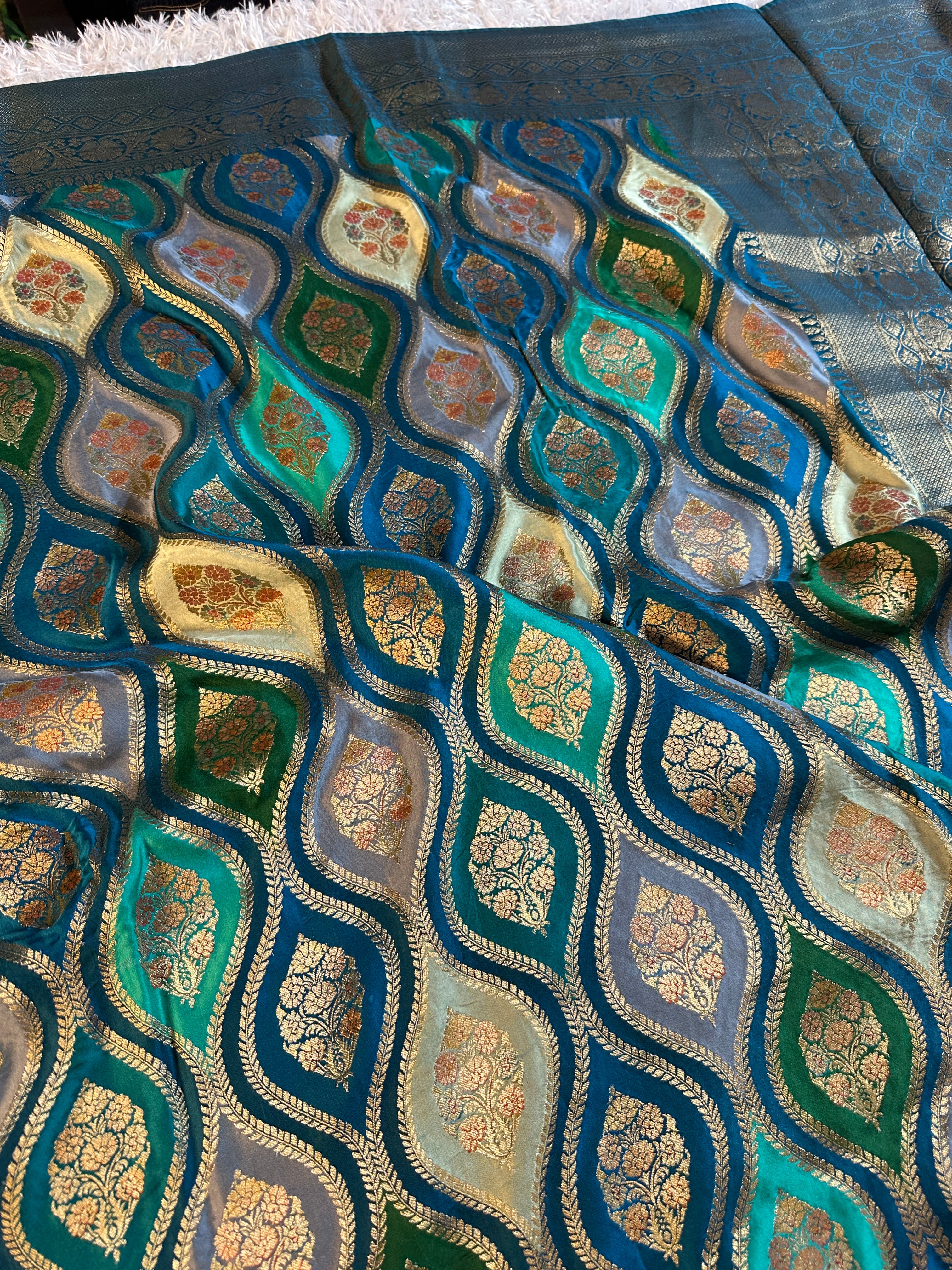 Multicolour Rangkaat