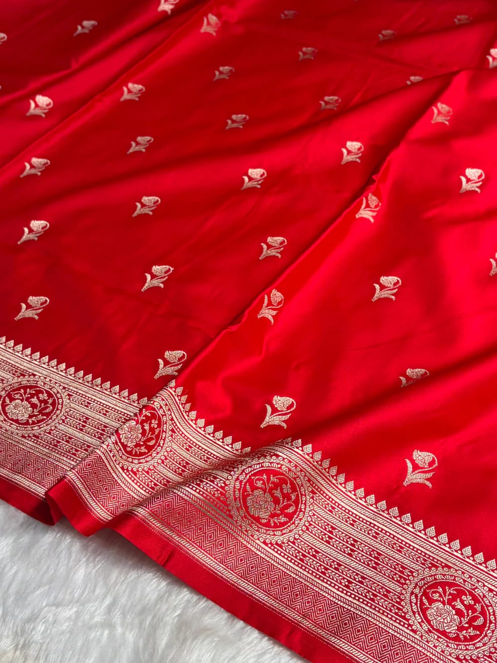 ✨ Mashru Kataan Silk Saree with Buta Woven Pattern, Ikkat Border & Rich Zari Pallu MKS407