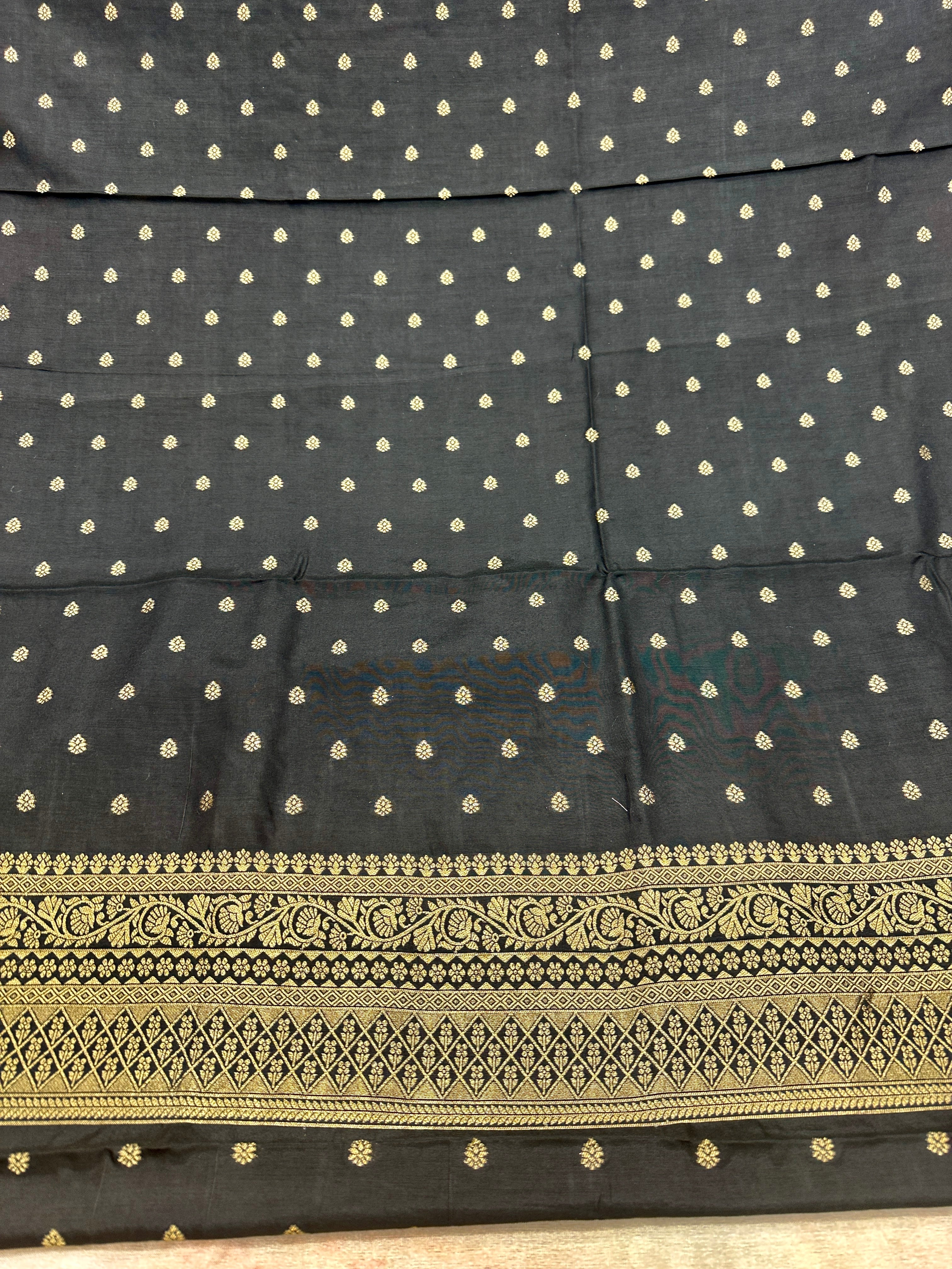 ✨ Banarasi Jacquard Gap Buti HO Silk 3-Piece Unstitched Dress Material MSS18