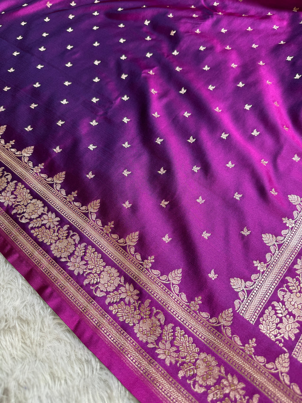 Magenta Banarasi Mashru Silk Saree with Jacquard Woven Designer Buti Pattern MKS024