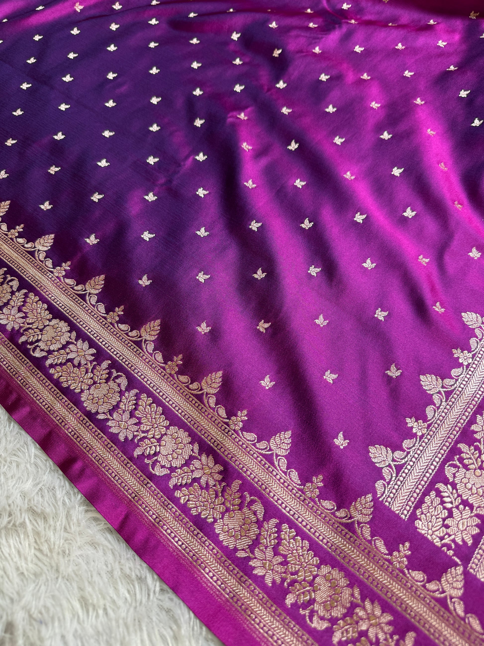 Magenta Banarasi Mashru Silk Saree with Jacquard Woven Designer Buti Pattern MKS024