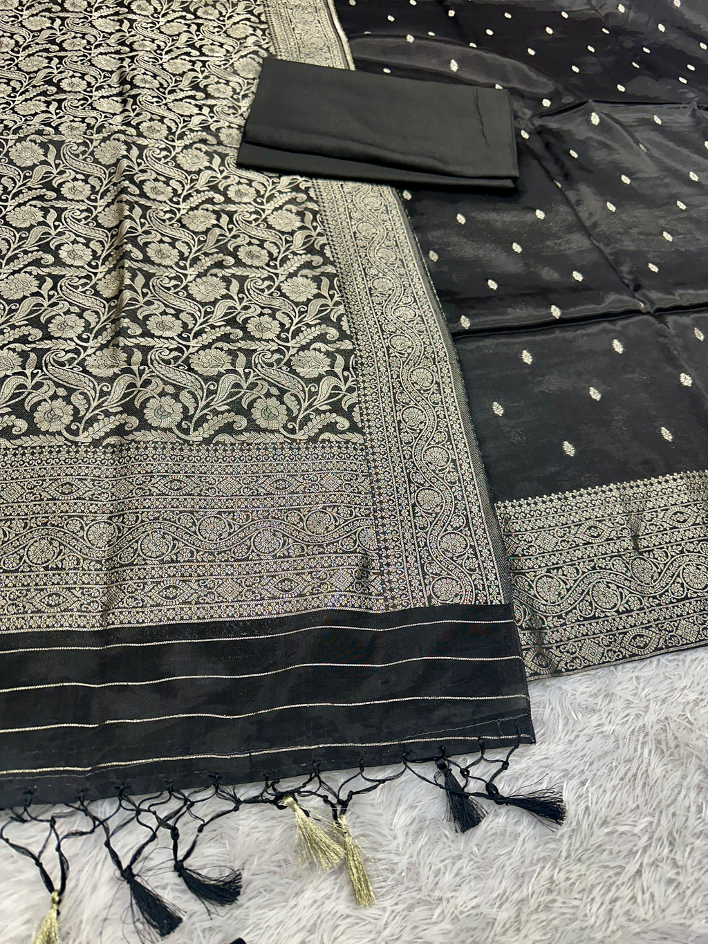 ✨ Banarasi Jacquard Gap Buti HO Silk 3-Piece Unstitched Dress Material MSS14