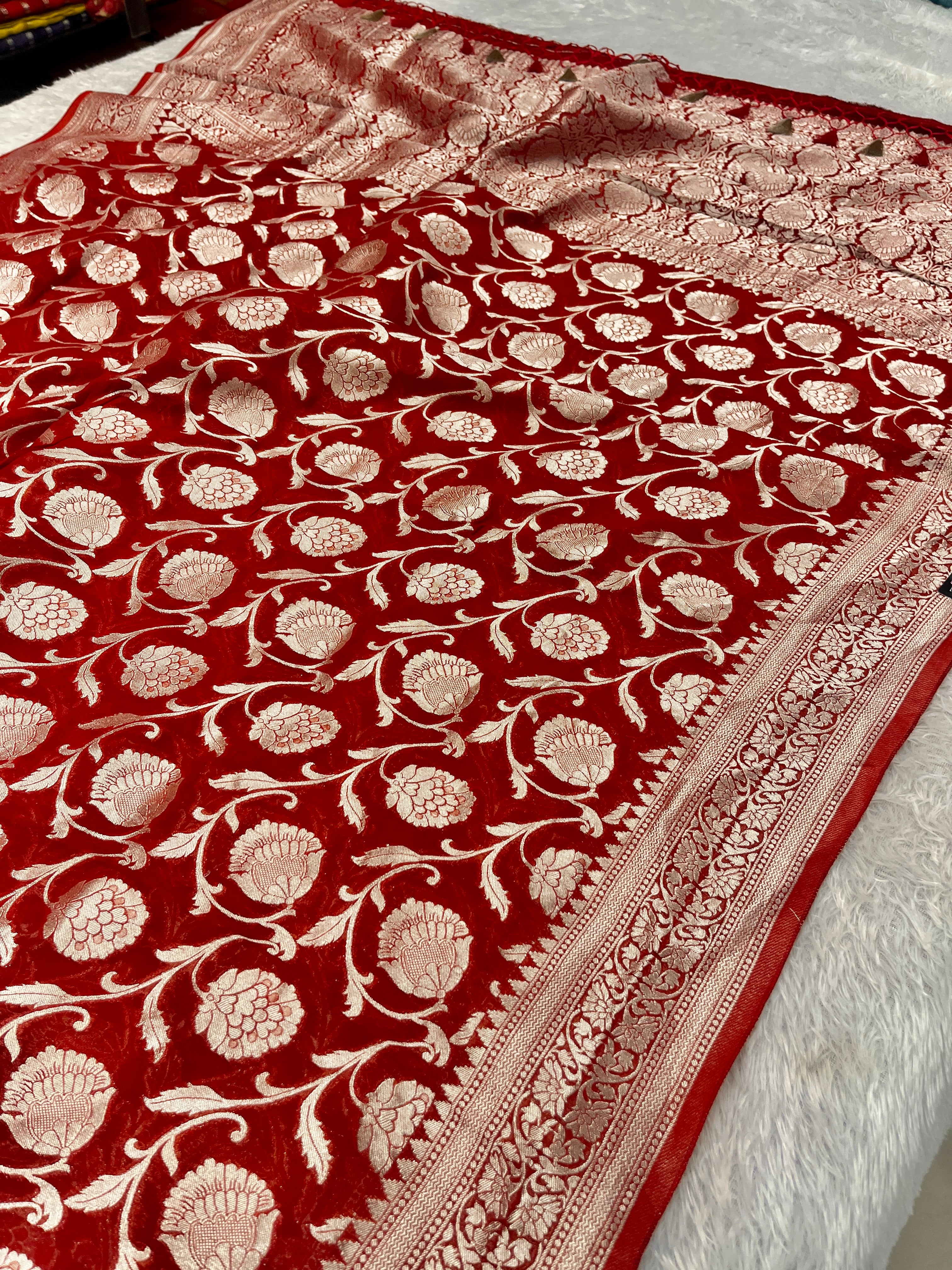 Banarsi Pure Natural Georgette Jaal Design Pattern VSG01
