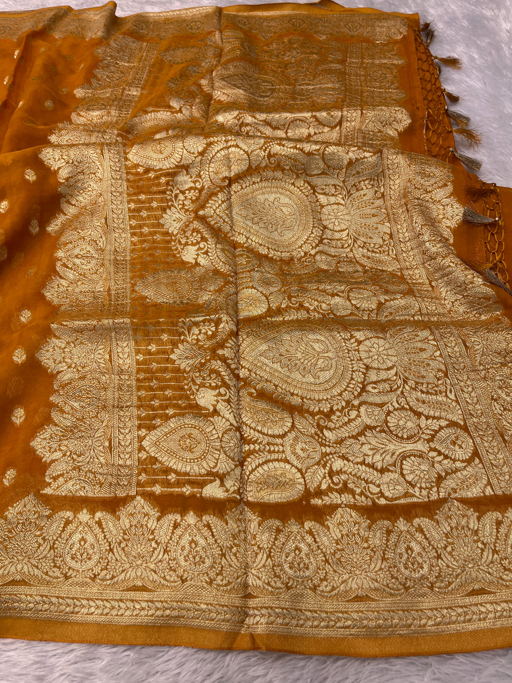 Banarsi Pure Natural Georgette Traditional Buta Design VSG04