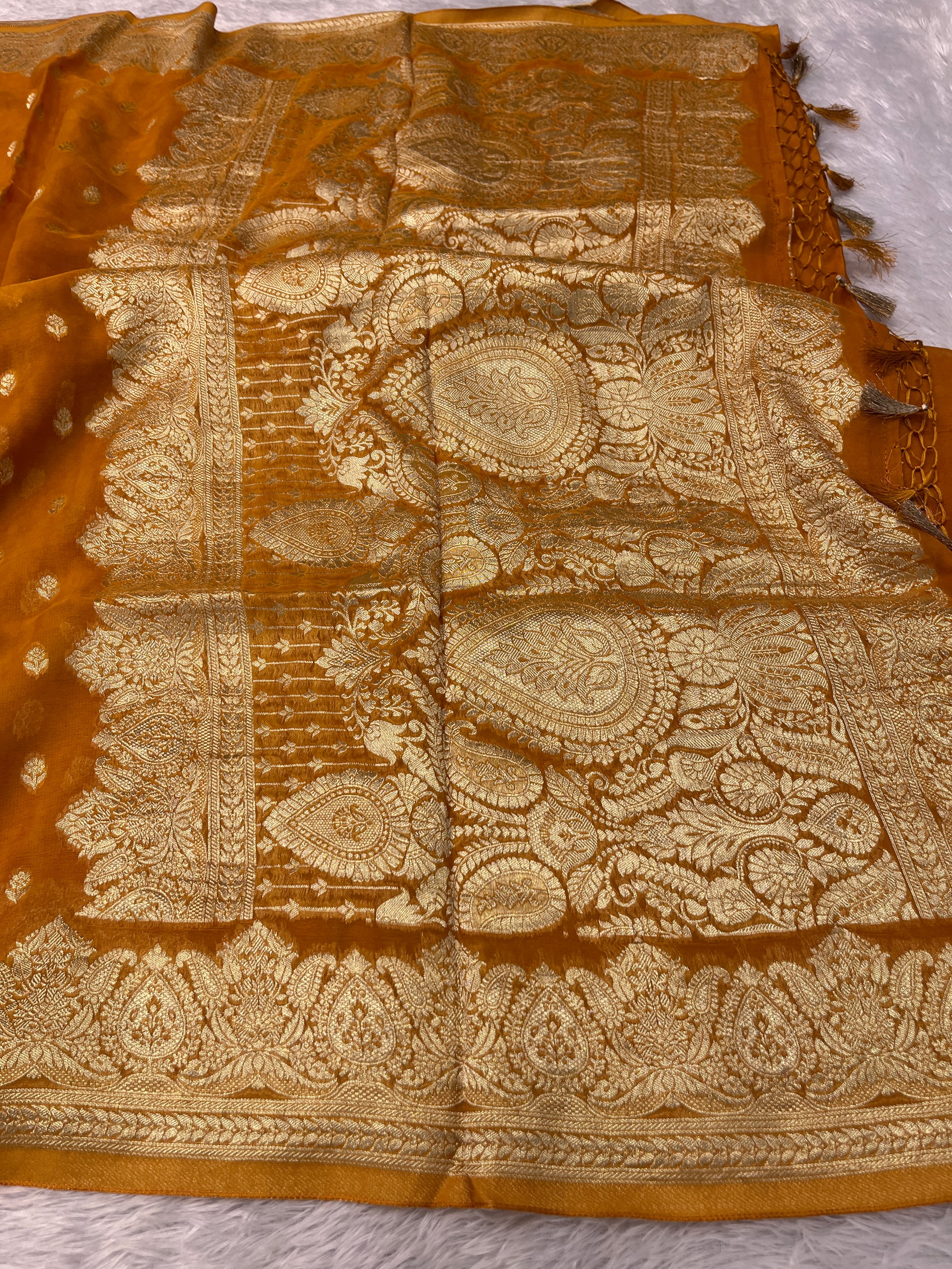 Banarsi Pure Natural Georgette Traditional Buta Design VSG04