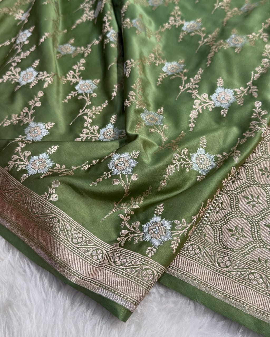 Banarasi Mashru Kataan Silk Saree Featuring Jaal Weave with Silver Zari Meena Work & Rich Pallu – MKS414