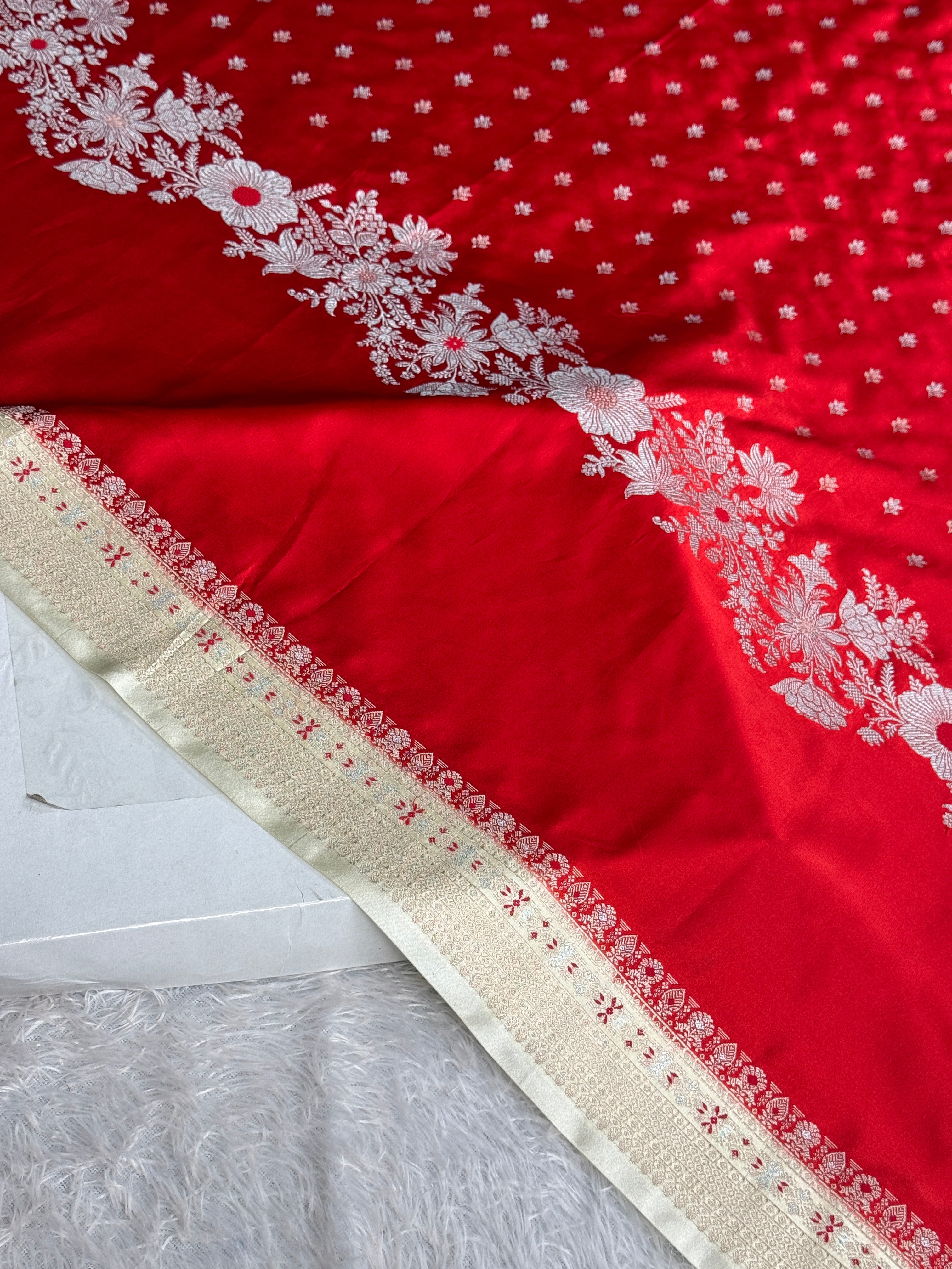 Red & Cream Contrast Mashru Kataan Silk Banarasi Saree | MKS712
