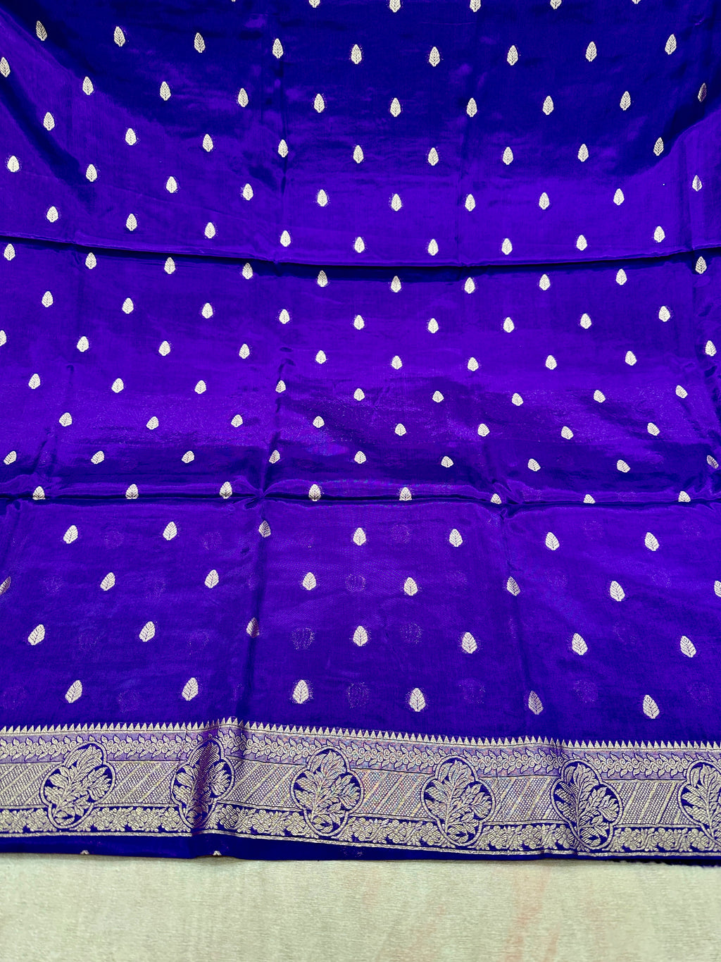 ✨ Banarasi Jacquard Gap Buti HO Silk 3-Piece Unstitched Dress Material MSS21