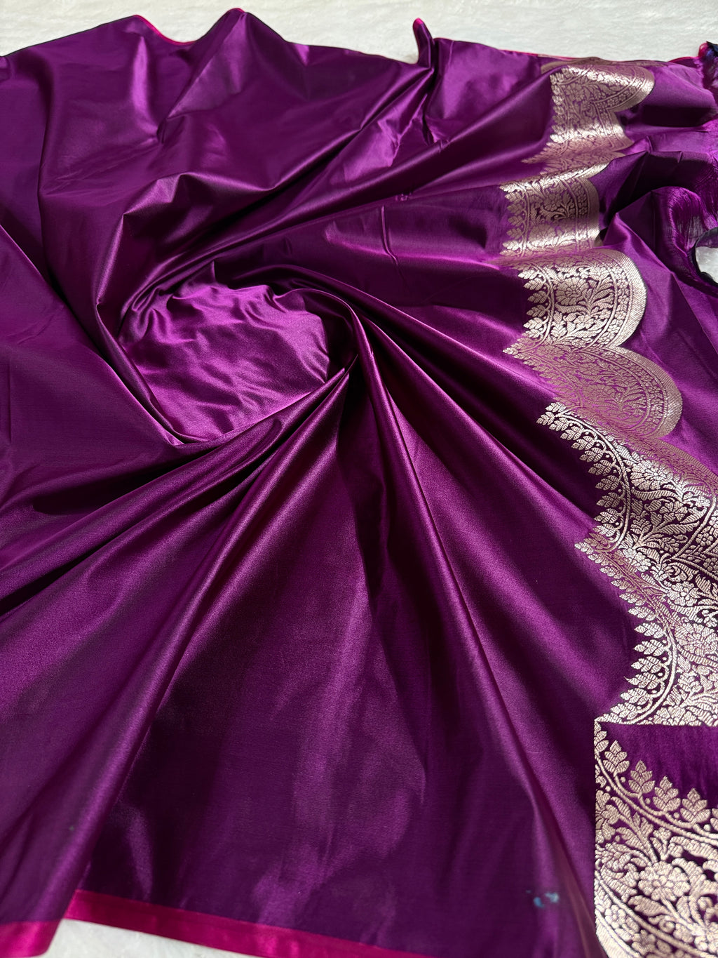 Wine Banarasi Mashru Silk Saree with Jacquard Woven Dual Buta & Elegant Zari Highlights MKS088