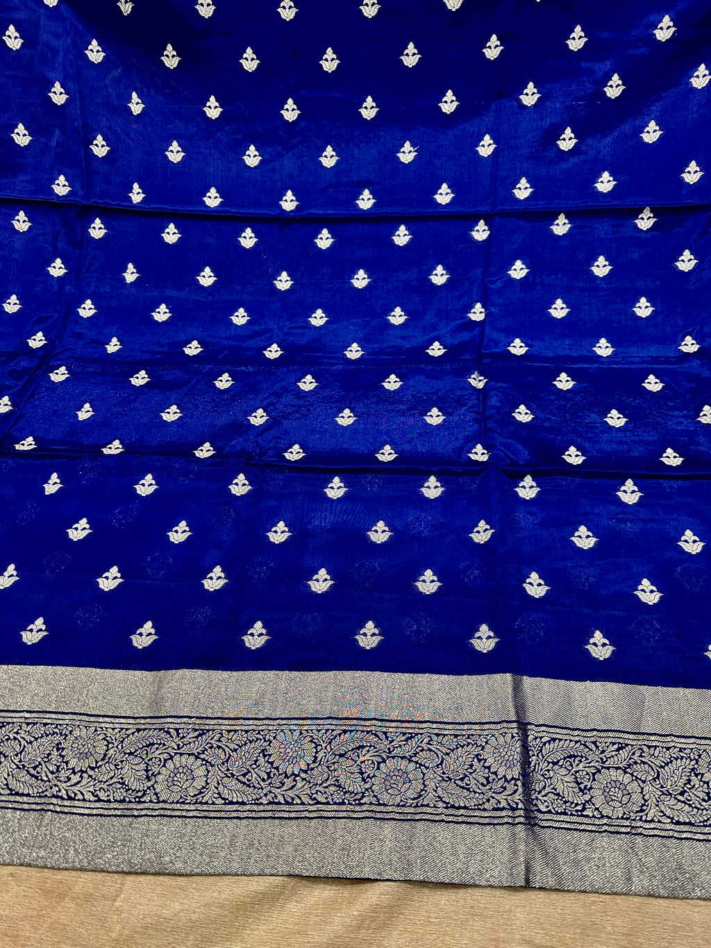 ✨ Banarasi Jacquard Gap Buti HO Silk 3-Piece Unstitched Dress Material MSS24