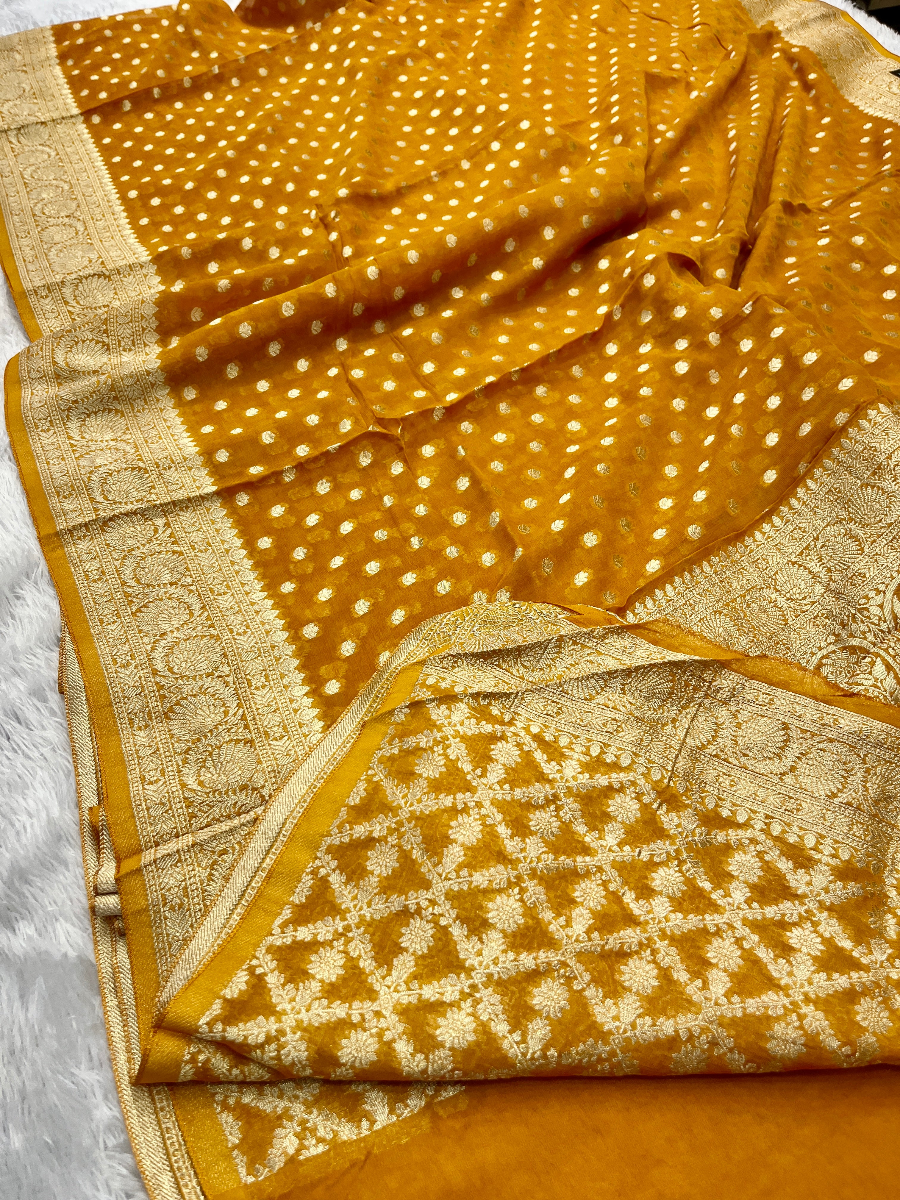 Banarsi Pure Natural Georgette Four flower Buti Design VSG02