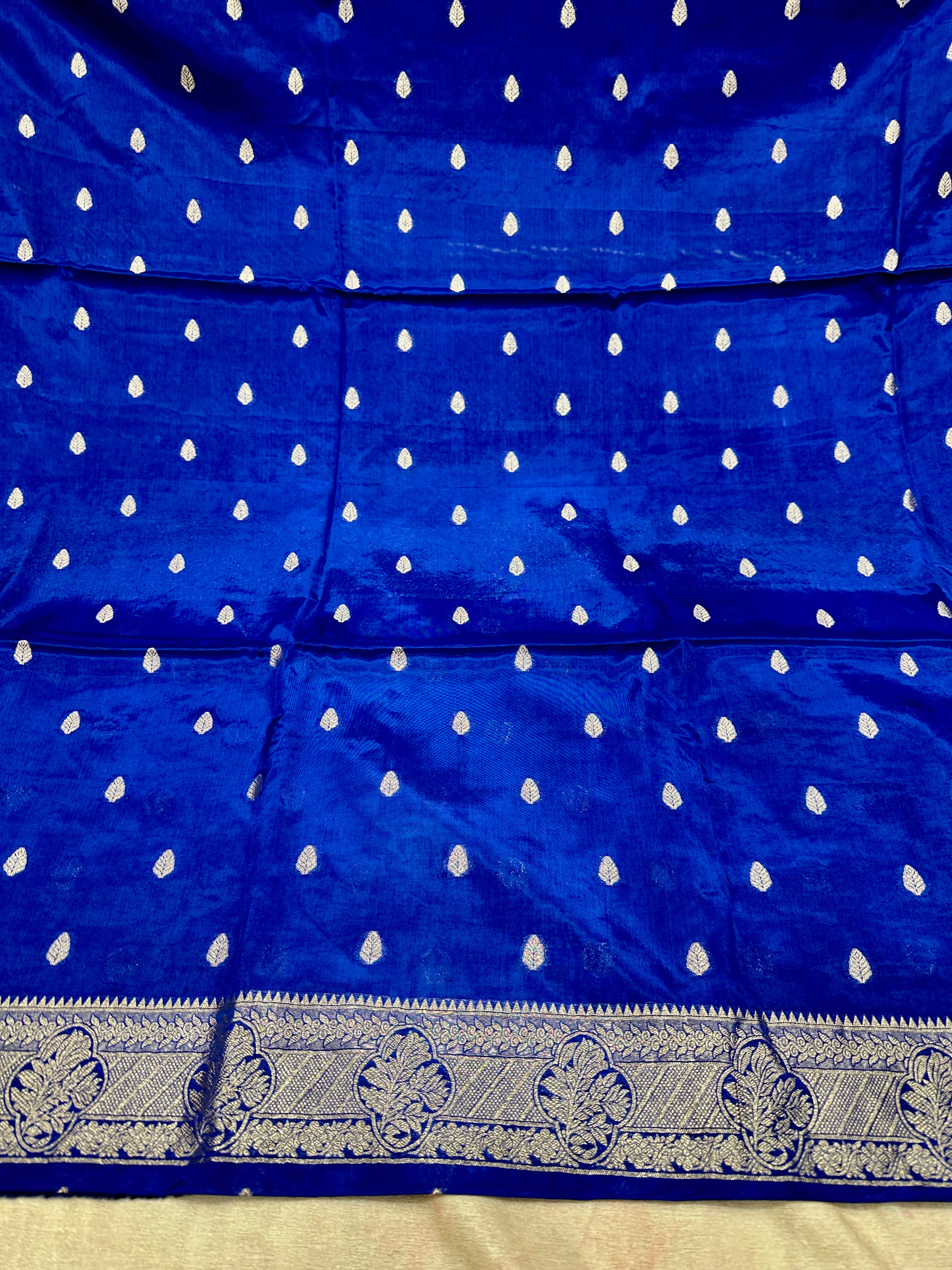 ✨ Banarasi Jacquard Gap Buti HO Silk 3-Piece Unstitched Dress Material MSS21